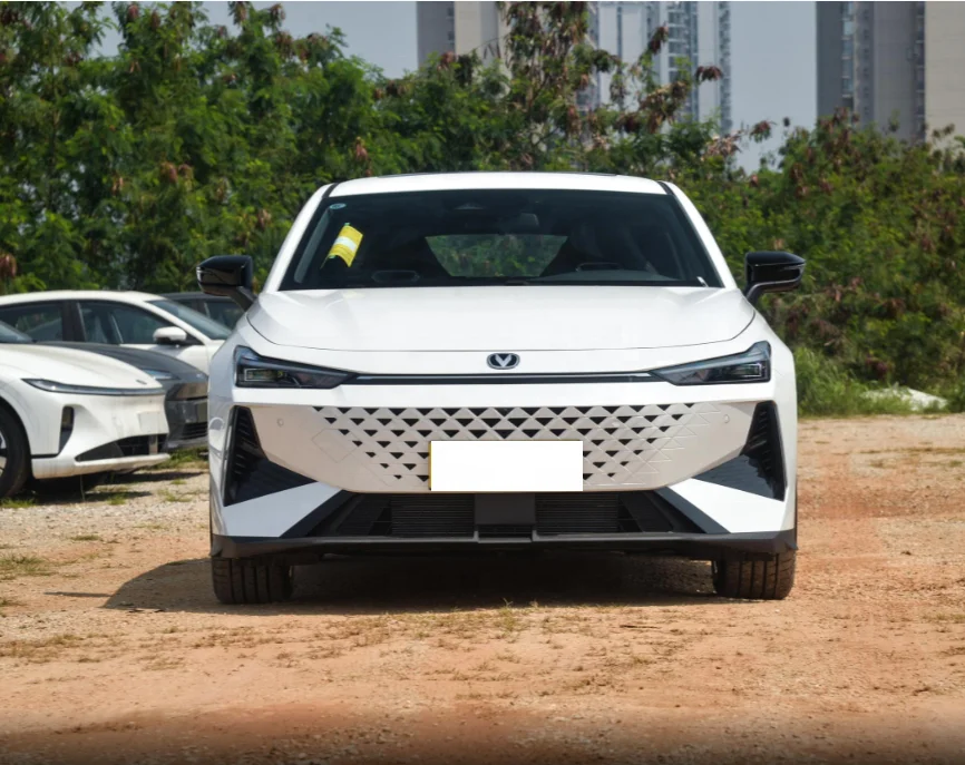 Бестселлер роскошный модный спортивный дизайн новый Changan UNI-V 2024 1 5 T роскошная серия