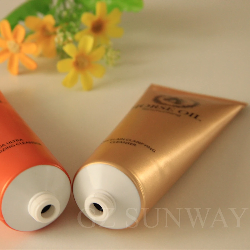 Машина для производства пластиковых мягких тюбиков