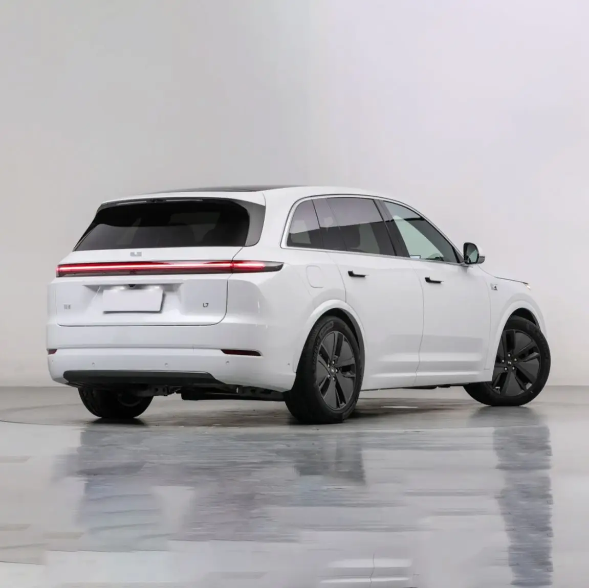 RU Hot Sale Chinese Vehicles 4x4 Used Car SUV Endurance 240km Li Auto L7 Ultra 2024 Lixiang L7