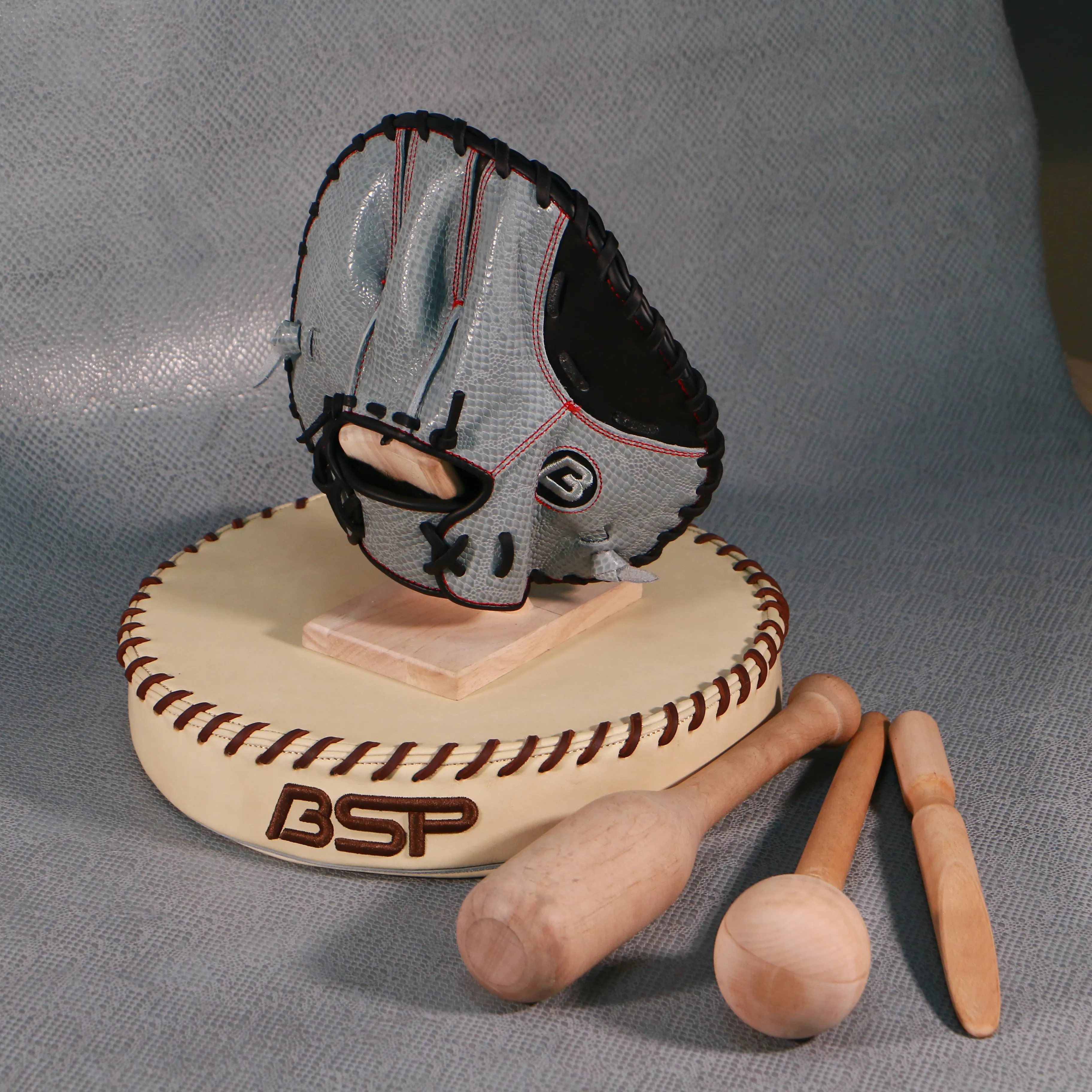 Newest Type Baseball Training Gloves guante de beisbol Field Baseball Gloves