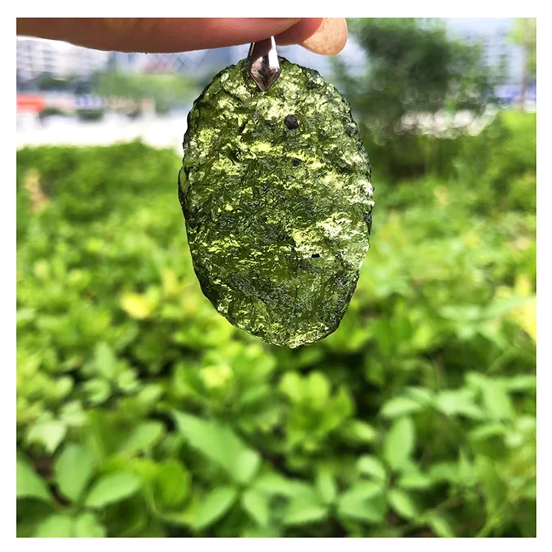 Wholesale bulk gemstone irregular stone crystal moldavite green rough stones for pendant