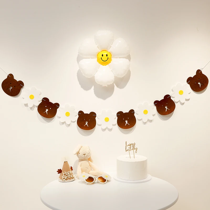 2022 Wholesale Daisy Banner felt bear white flower garland flag Happy Birthday Banner Party Supplies Decorations