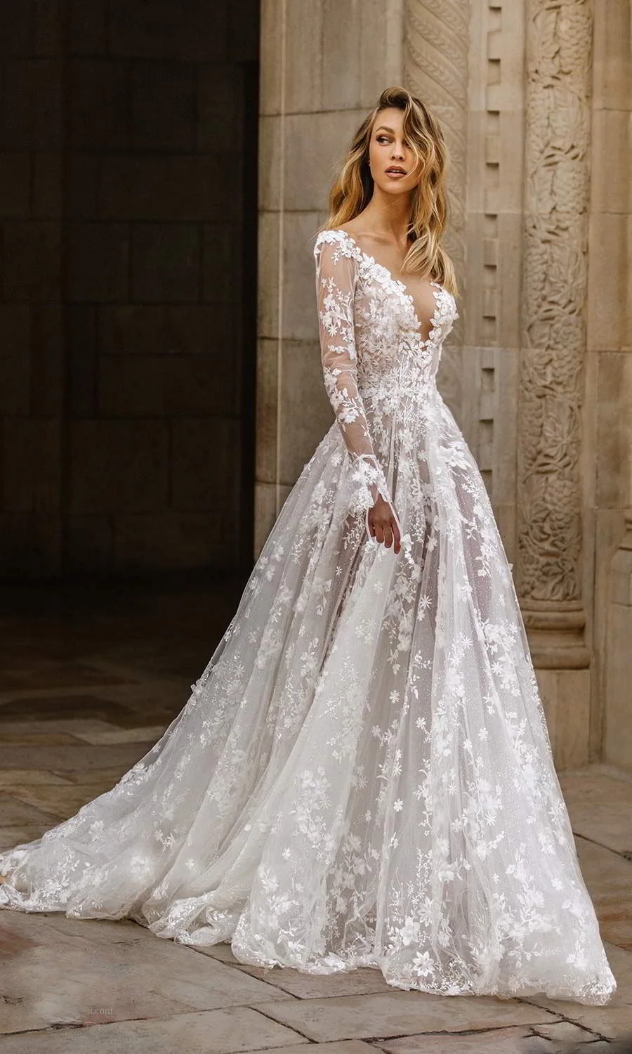 2021 New Summer Women Maxi Party Dress Long Sleeve Floor Length Embroidery White Lace Sexy Backless Tulle