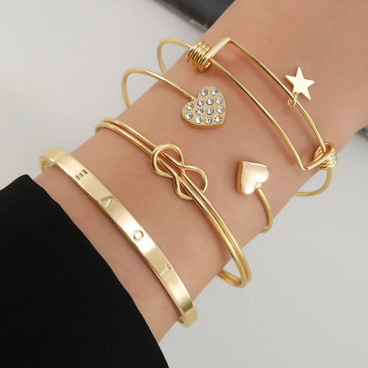 Songfu 4Pcs Punk Heavy Metal Big Chain Bracelet Set Women Retro Geometric Metal Twist Chain Bangles Bracelet Fashion Jewelry