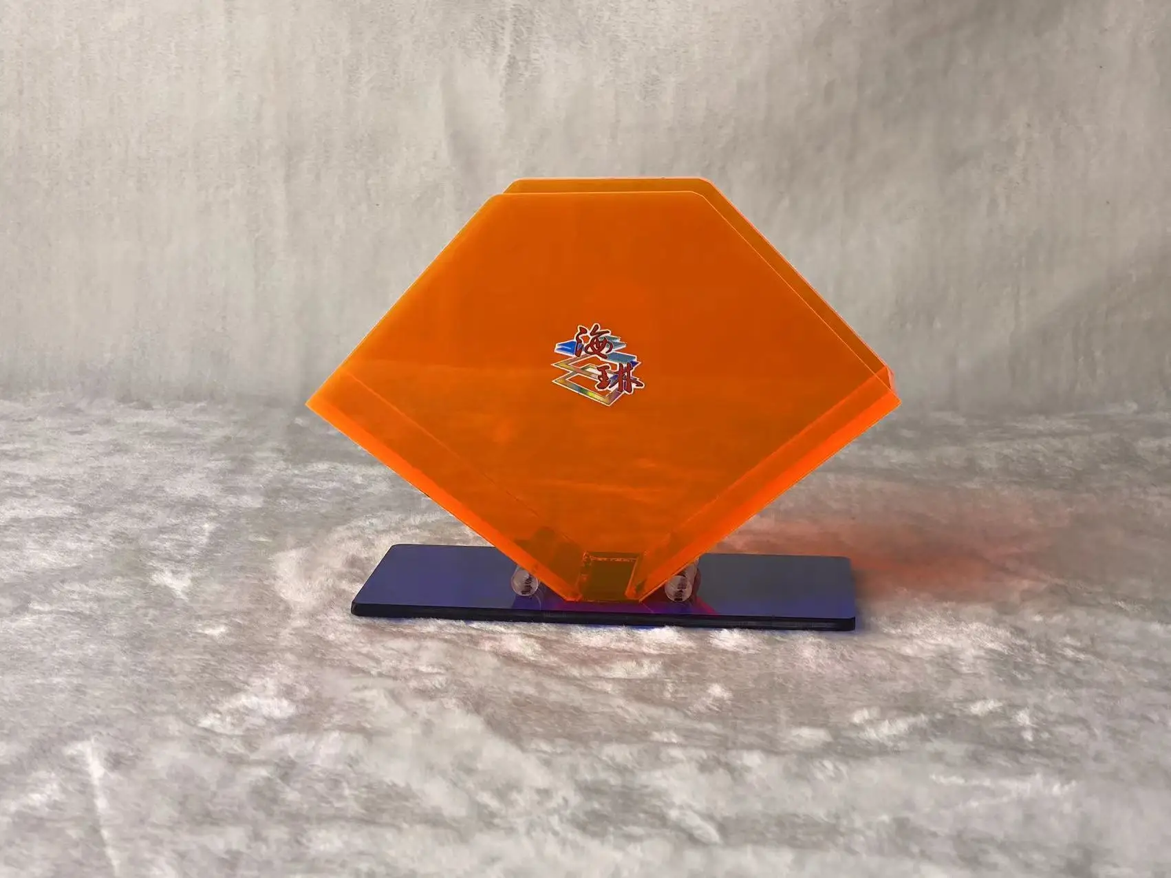 Hot selling European style acrylic and tissue box creative minimalist design color display stand for hotel KTV room
