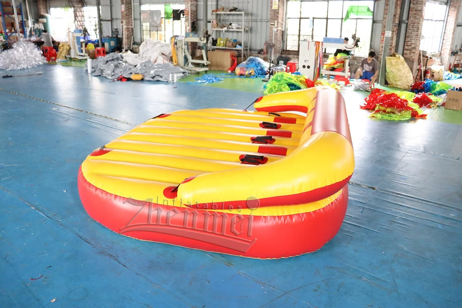 Zhenmei Manufacturer 4 Person Crazy Water Entertainment Sports Inflatable Water Floating Sofa Towable Water Tube Couch
