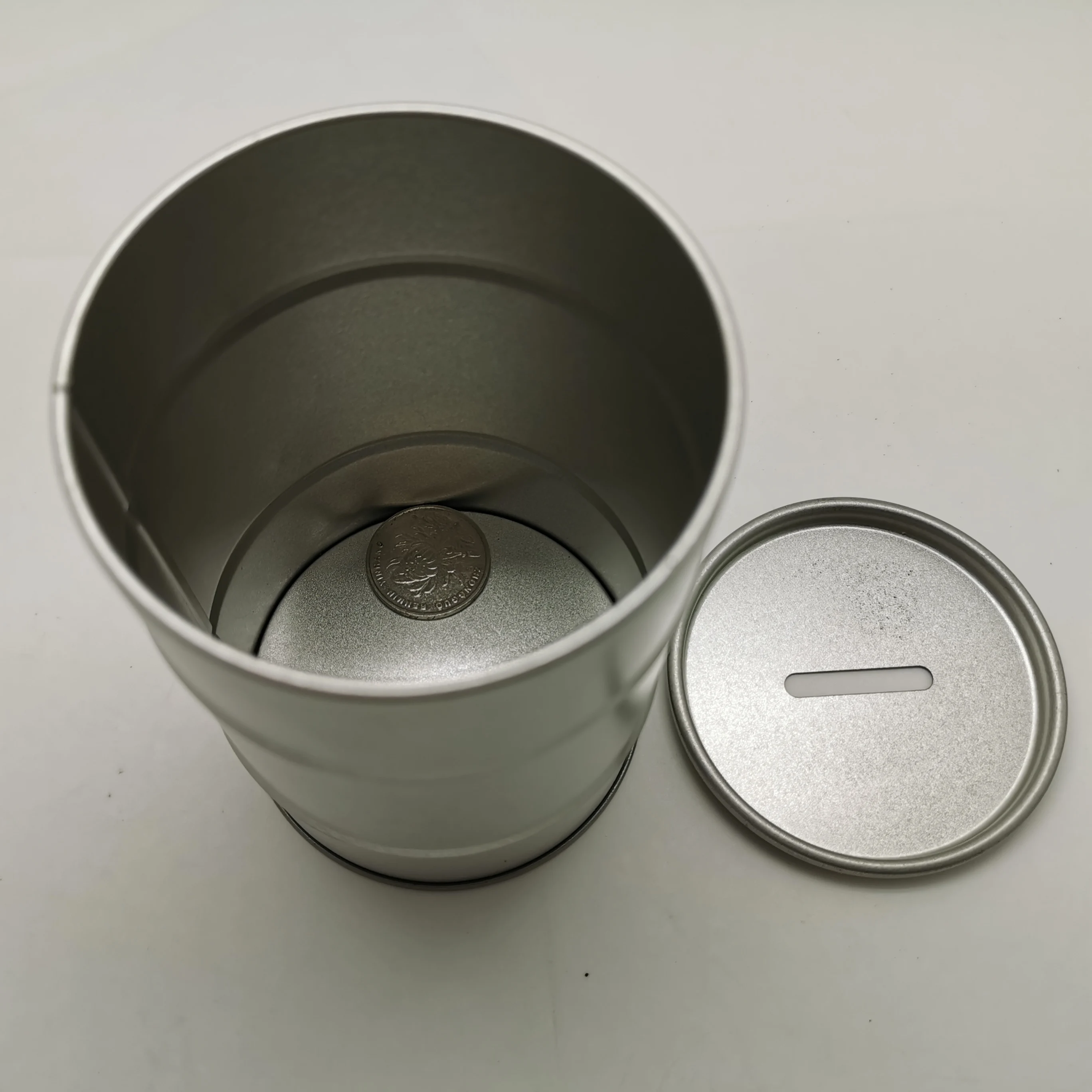 Hot Selling Empty Round Metal Coin Tin Can Simple Style Penny Bank Custom Printing Piggy Bank Currency Saving Box for Children