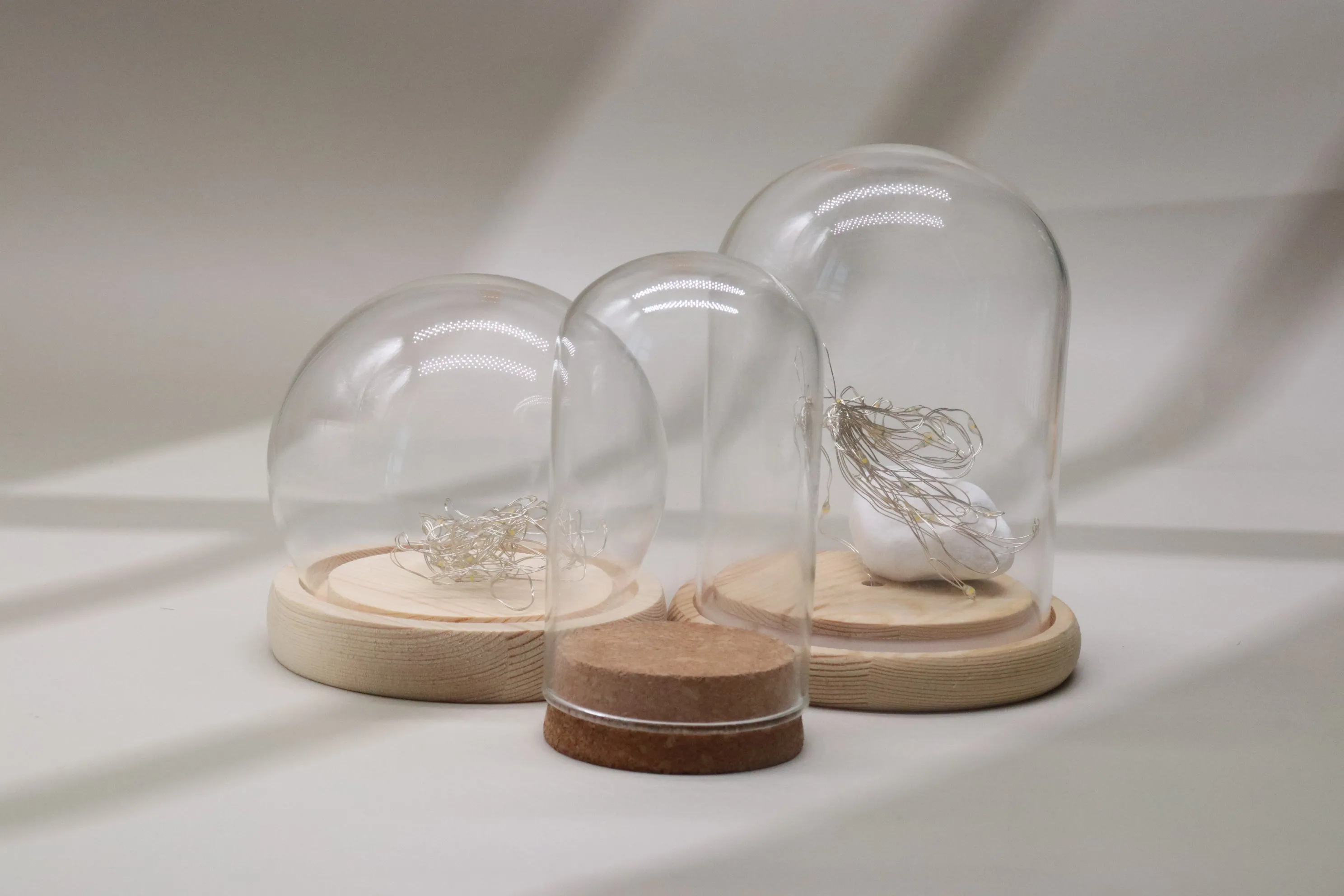 Factory wholesale high quality round dustproof transparent glass cover for home decoration immortal flower glass cover