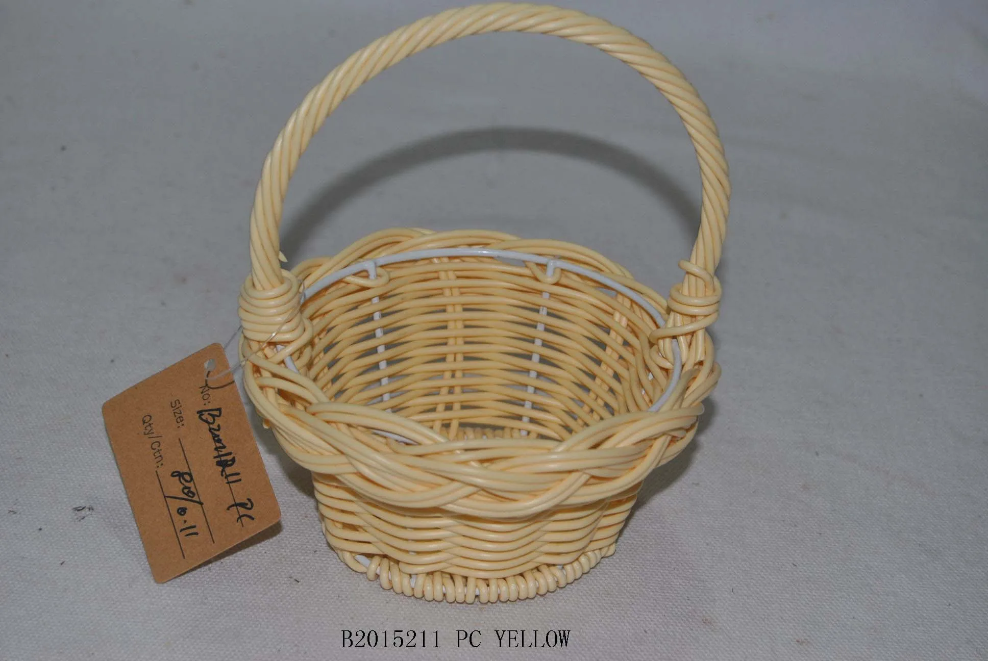 Plastic Rattan Easter Eggs Basket Candy Storage Basket Gift Basket with Handle from China