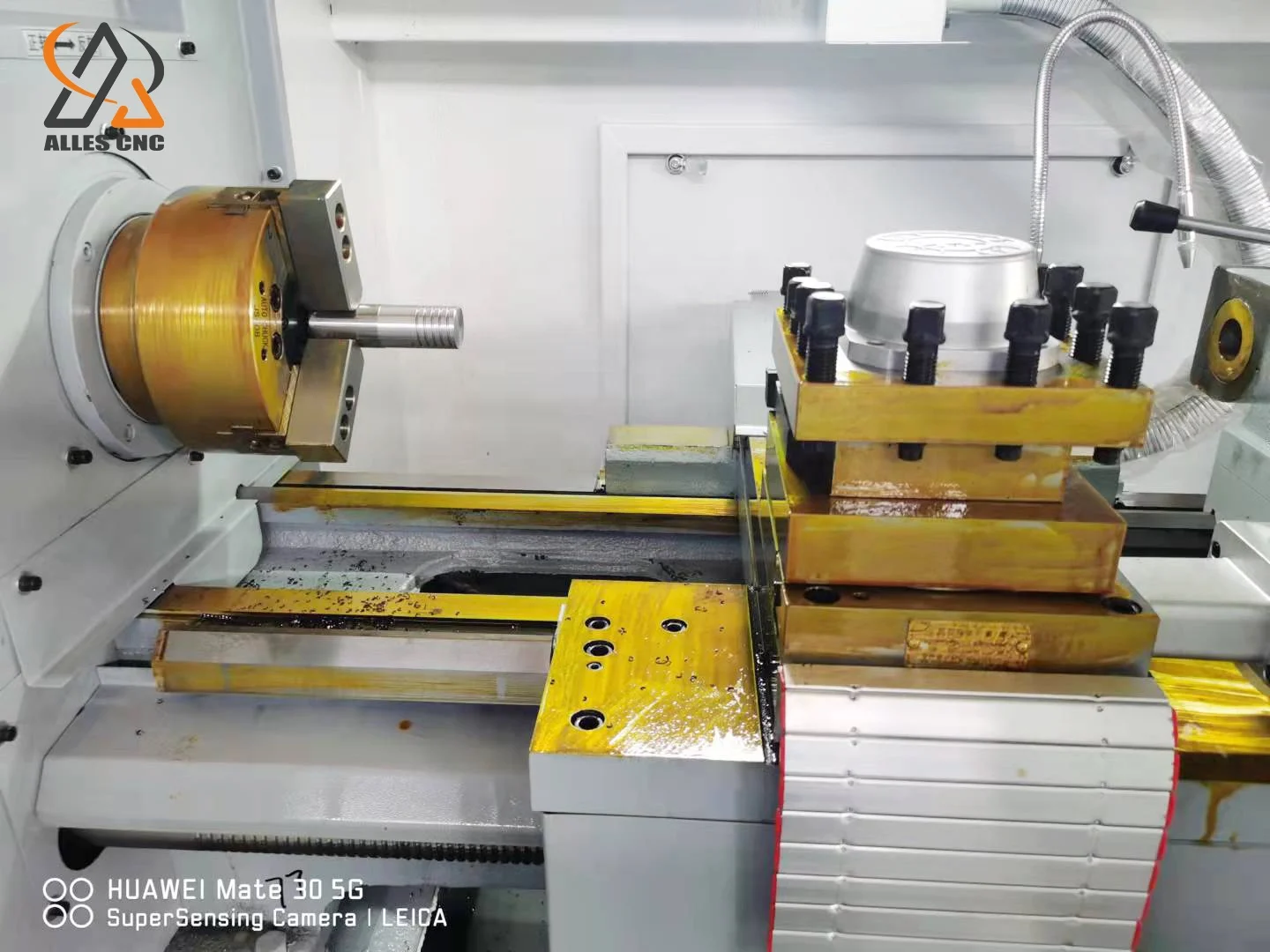 GSK SIEMENS FANUC cheap metal cnc lathe turning machine for metal flat bed cnc lathe