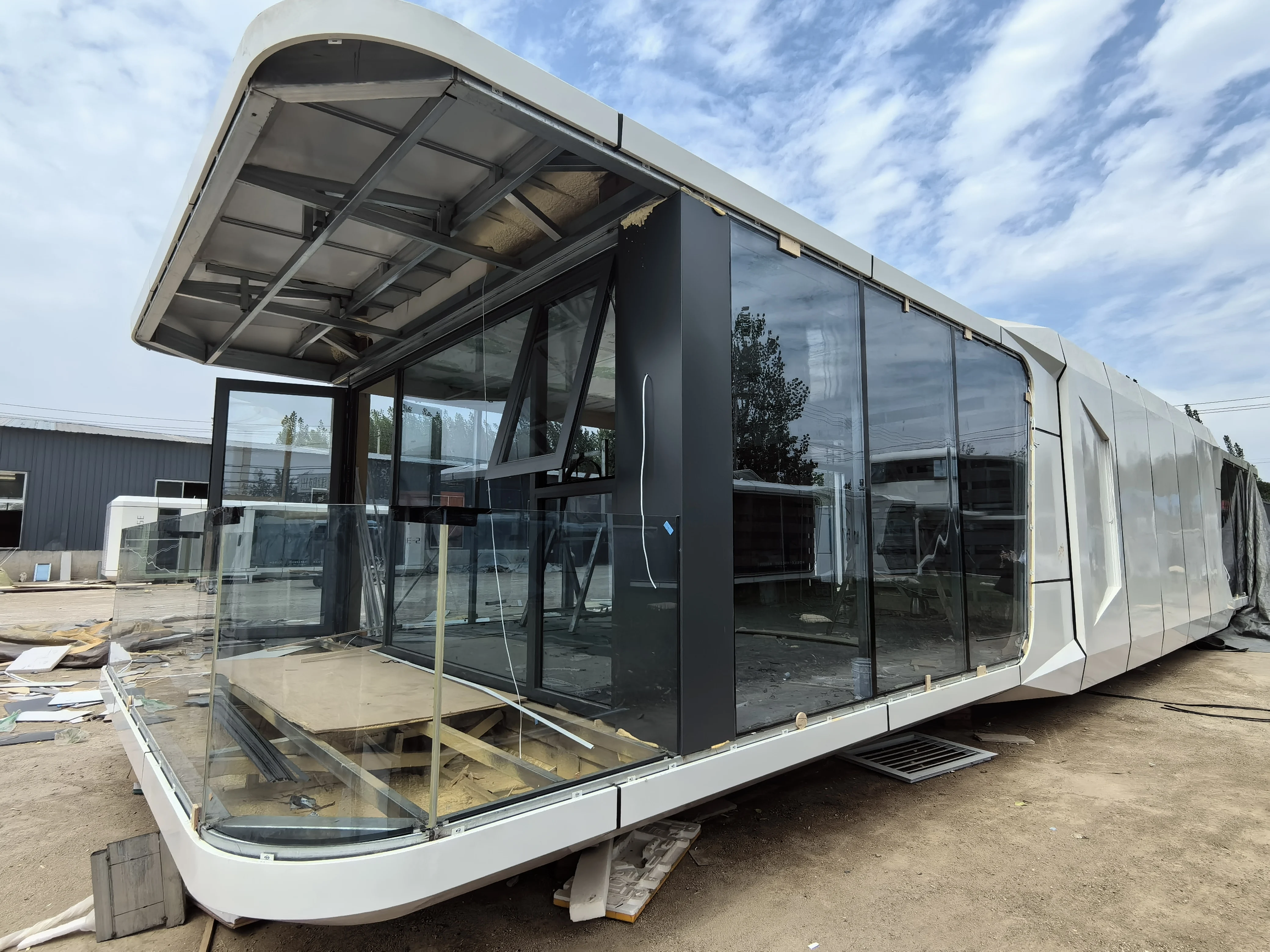 Wholesale price direct sale mini space capsule steel frame modern luxury hotel space capsule room for sale