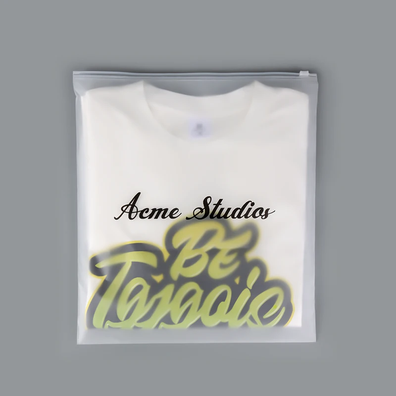 Hot Selling Customized Zip Lock Poly  Plastic Pe Frosted Zipper Bag Biodegradable T Shirt Packaging Bag With Zipper  Hang Hole