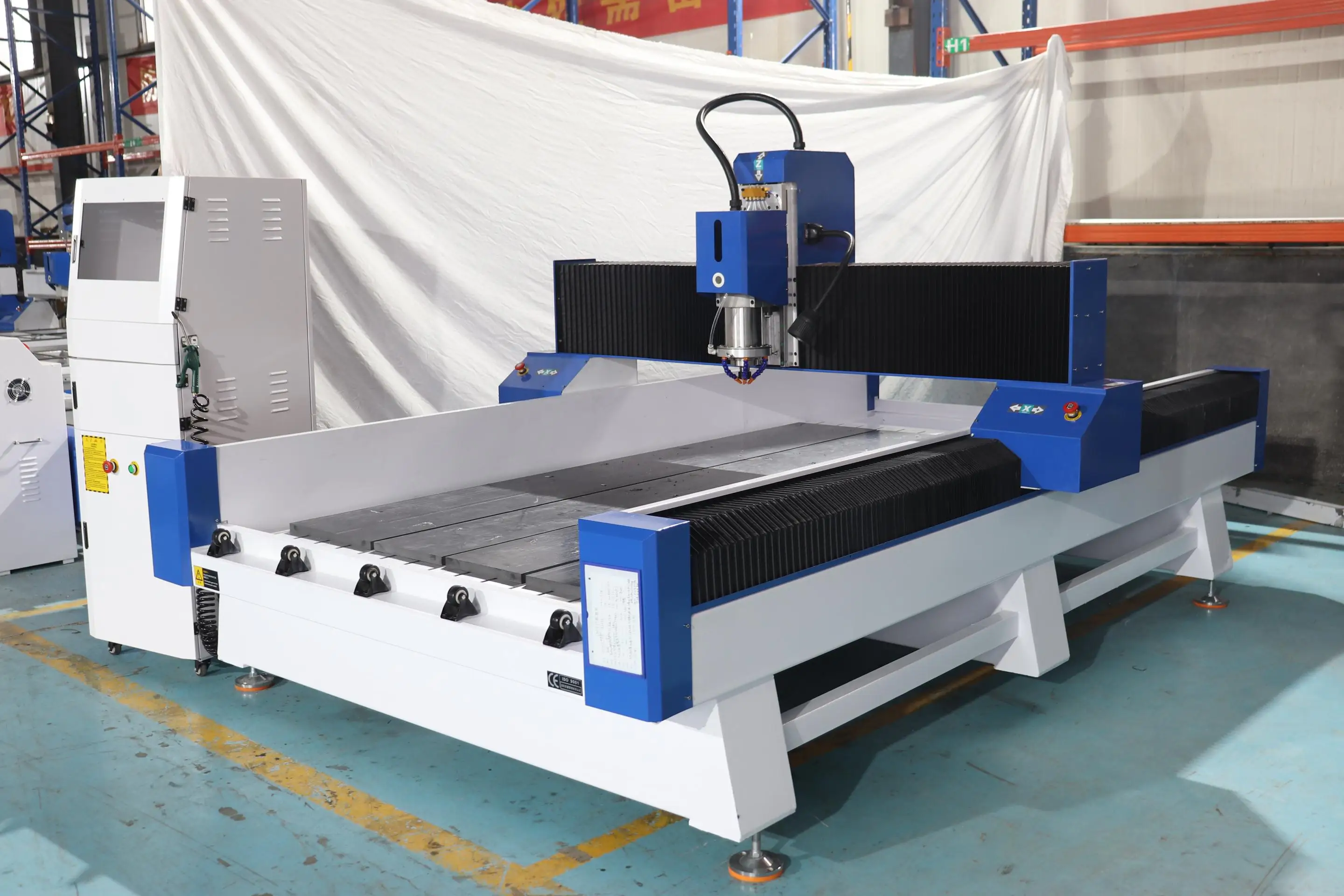 Heavy duty 1325 cnc router cutting machine 1300x2500mm stone/marble/granite carving engraving machine with water tank cooled