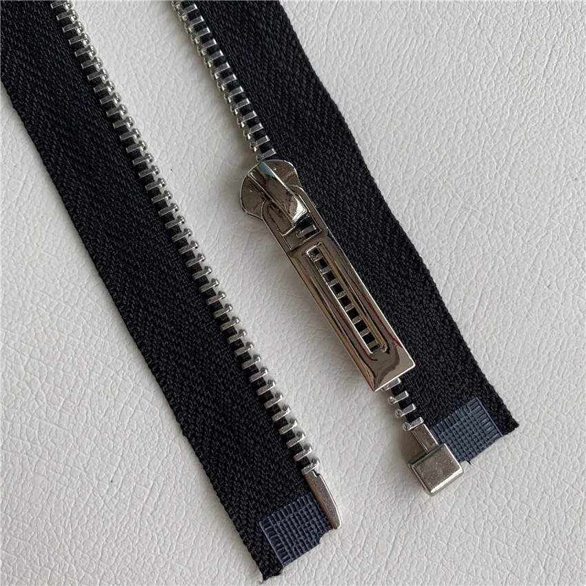 Wholesale Price 5# 8# Various Sizes Color Teeth By The Yard Custom Reversible Jacket Zipper Metal Zipper Metallic Zippers