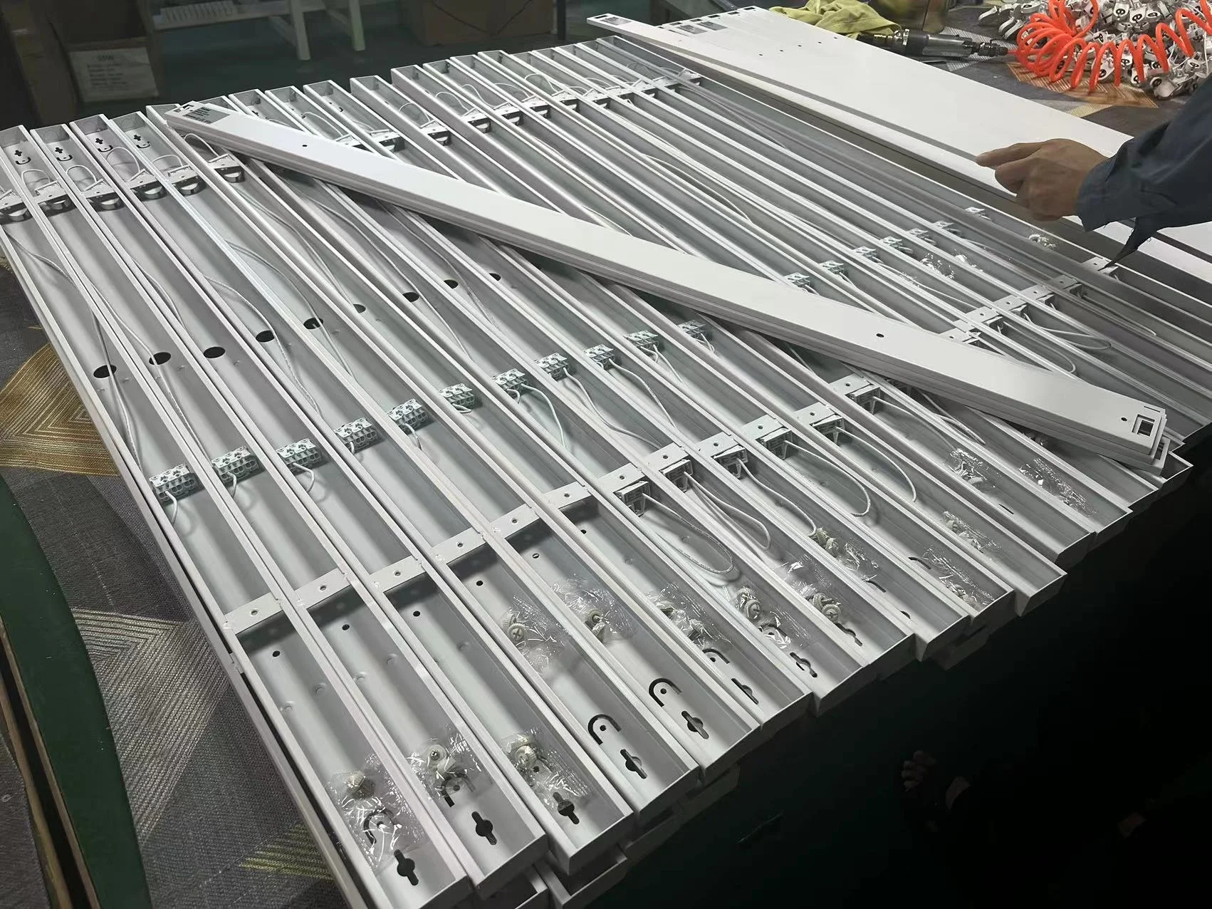 1.2m 1.5m t8 led tube batten light bracket lamp 2ft 4ft single double G13 holders 24w 40w t8 bracket for fluorescent tube lamp