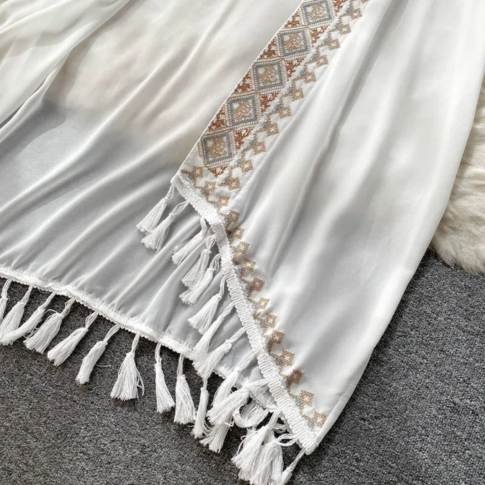 LY3064  New 2023 Fashion Design Black White Color Embroidery Bohemian Kimono Shirt Blouse Bohemian Blouses Jacket