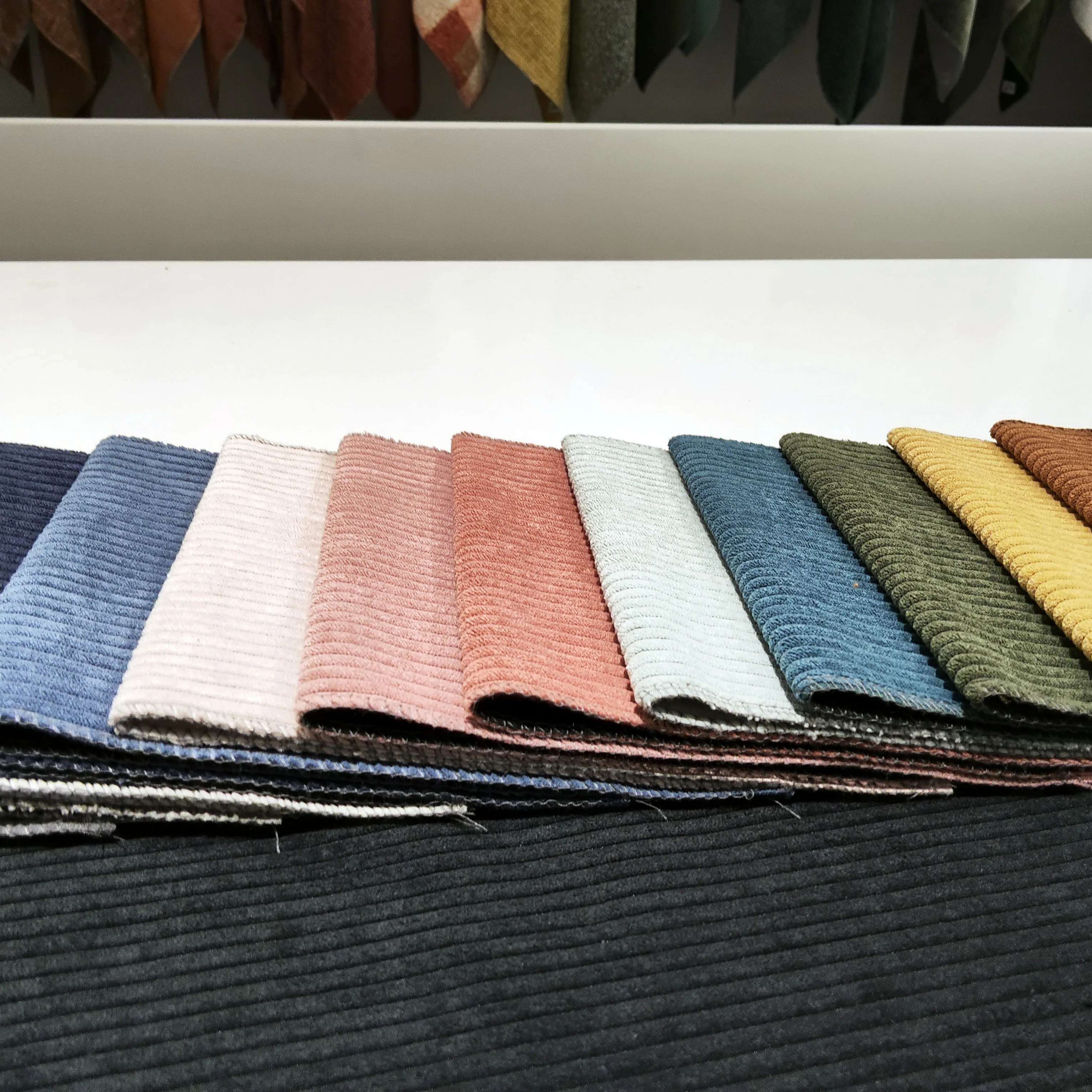 Nordic Simple Modern Fabric Sofa Cream Arabic Upholstery Chenille Fabric For Winter