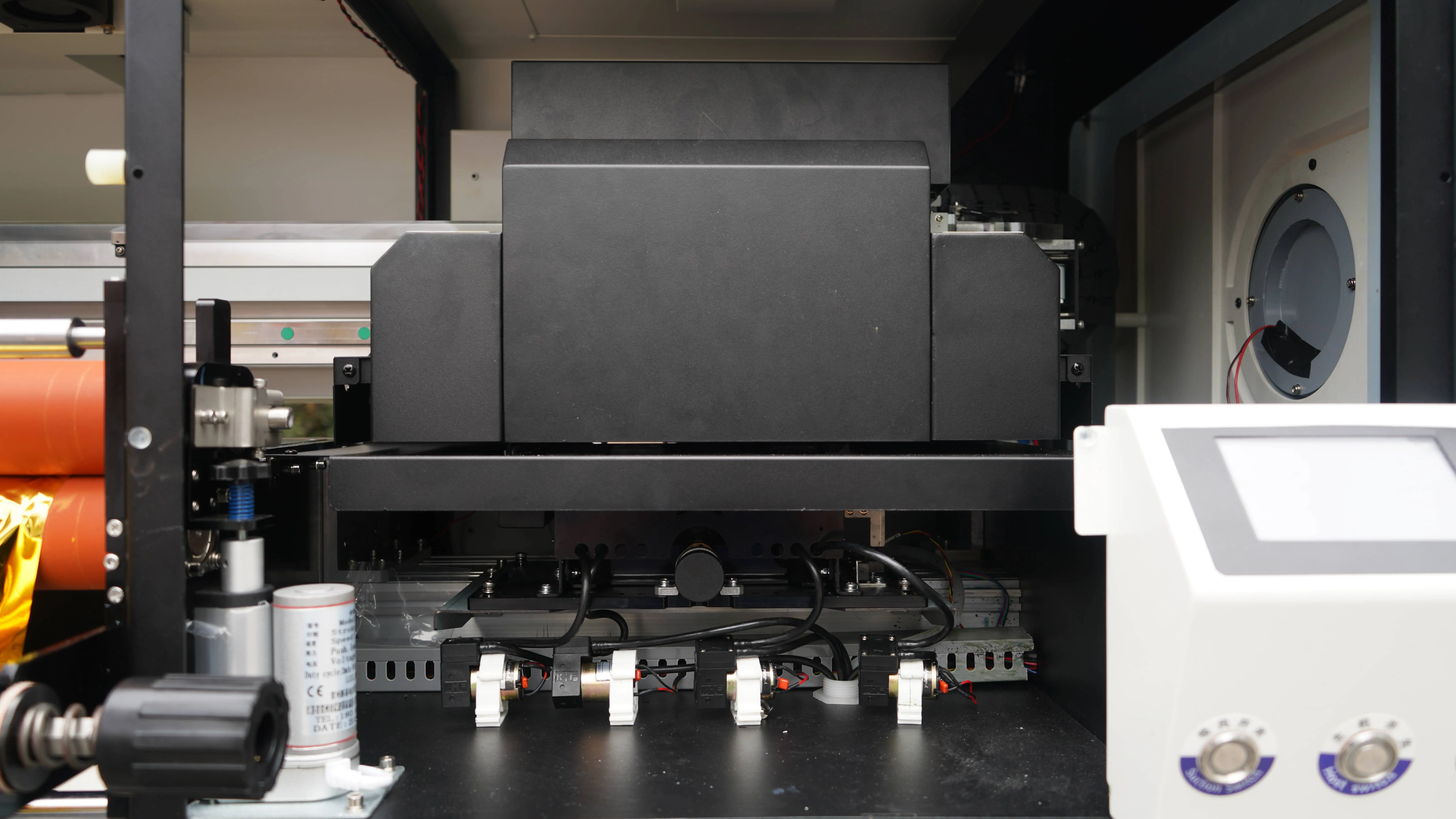 Worldcolor UV DTF Printer 60cm 4 Heads Roll to Gold Foil Printing With Laminator All in One