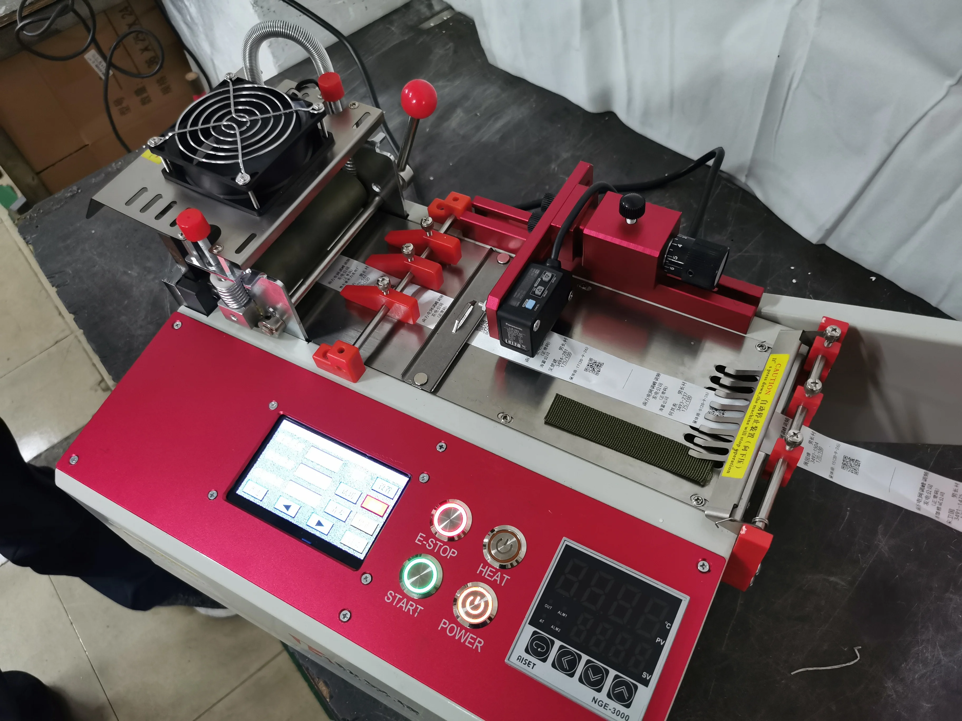 Automatic Label Hot Cutter Hot and Cold Cutter with Sensor Printed Label Cutting Machine