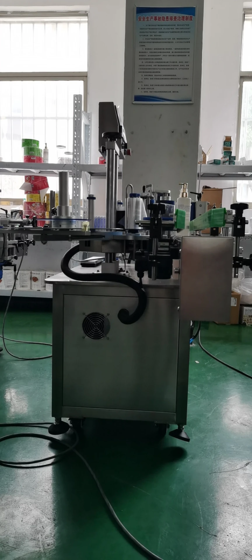 Hot selling adhesive labeling machines 5 gallon round bottle automatic stick labeler with low price