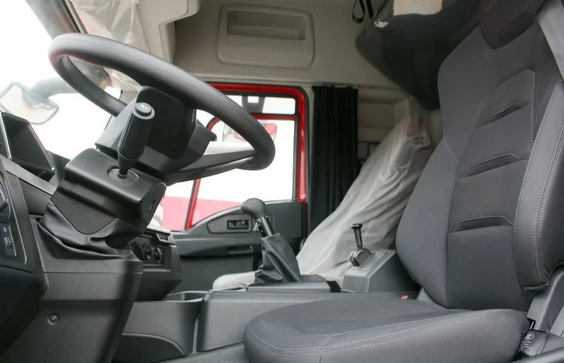 New Heavy JMC Cargo Van Truck/18 Ton Capacity Load 60 Cubic Meter Euro 5 Emission Standard Lorry Delivery Truck For Sale