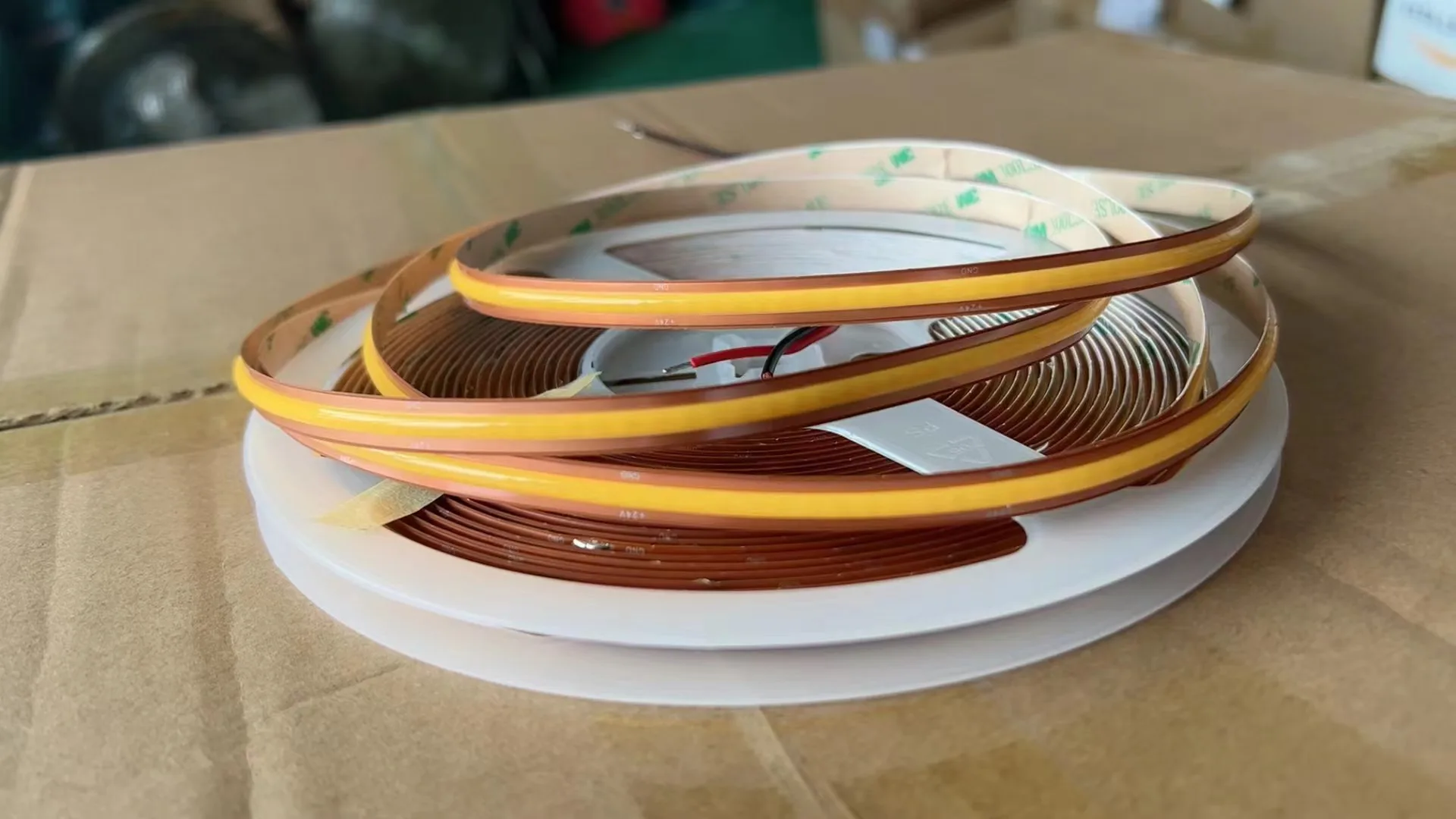 No minimum cutting unit freely cut 528-light monochrome cob light strip 12v 8mm high CRI any shape