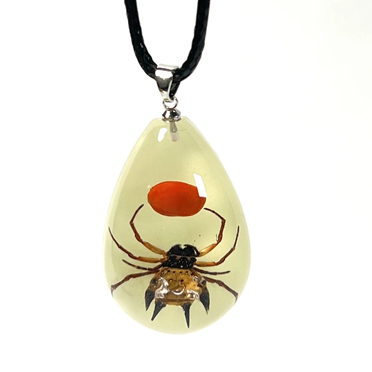 Custom Glow Real Insects Resin Pendant Necklace Insect Specimen Necklace Jewelry For Men