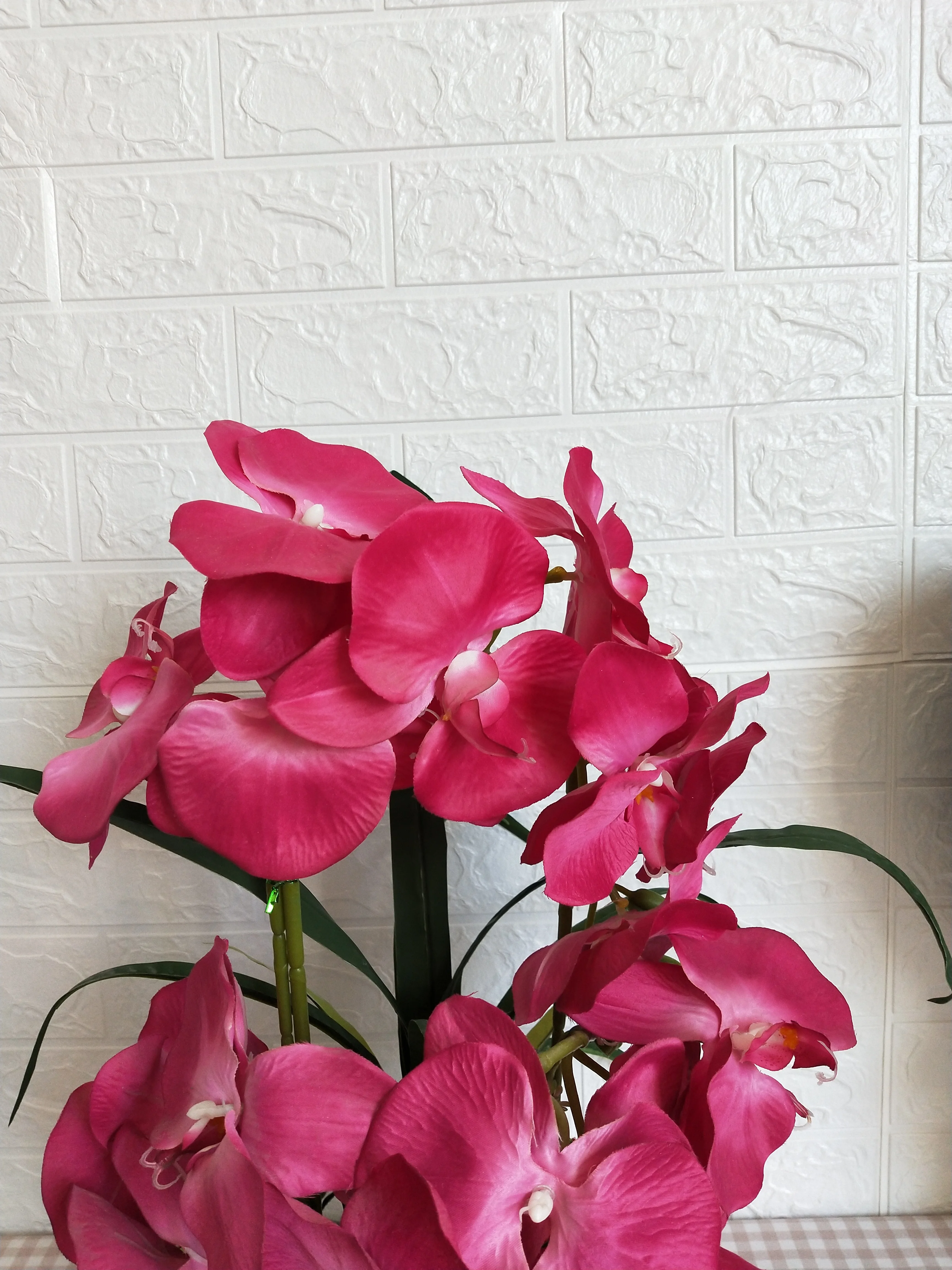 Hot sale Customized Artificial Flower Arrangement Look Real Red Clothing Orchids in Pot Decorative Arrangement table centerpiece