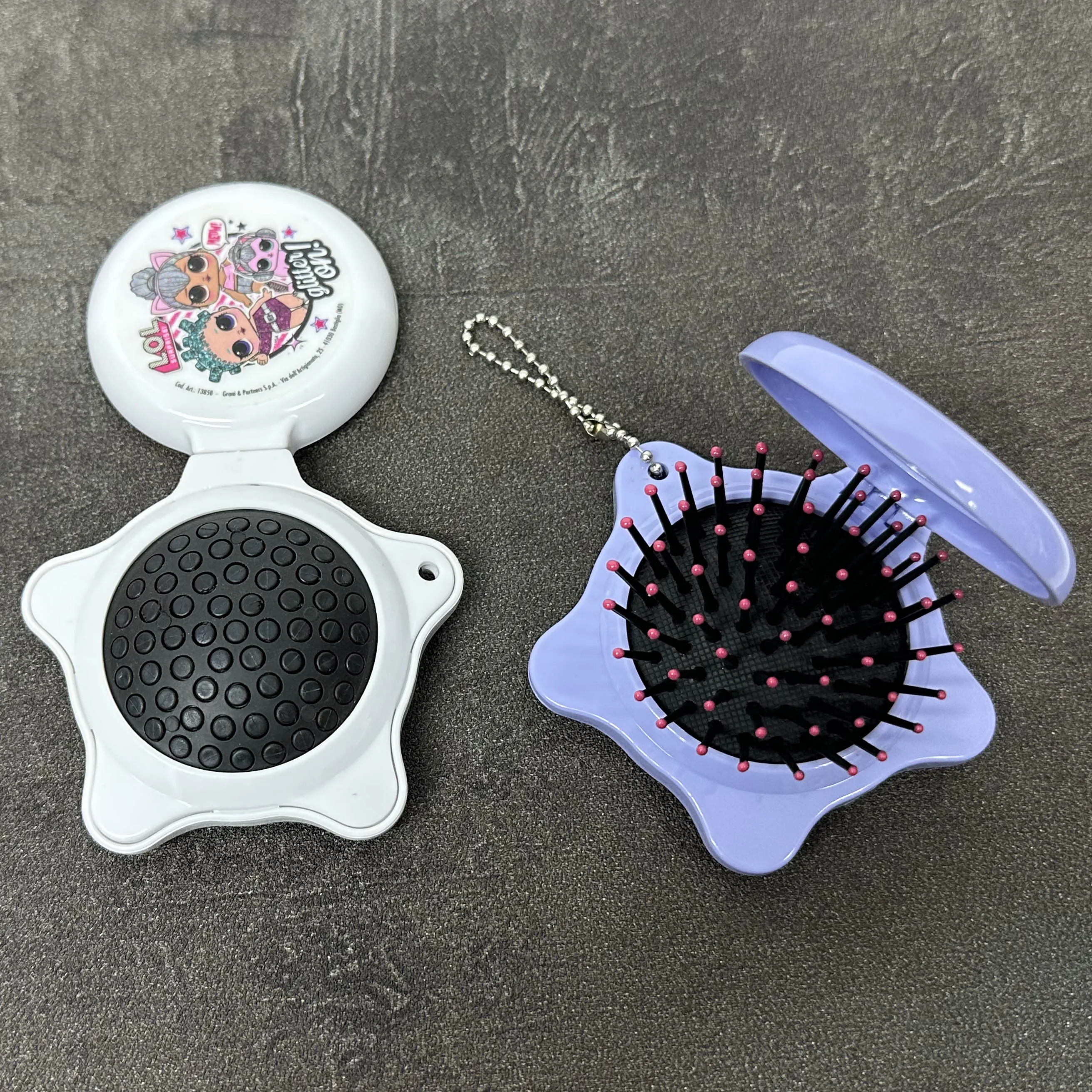 Customized Logo Star Shape Folding Hair Brush with Keychain, Pocket Compact Massage Brush and Mirror