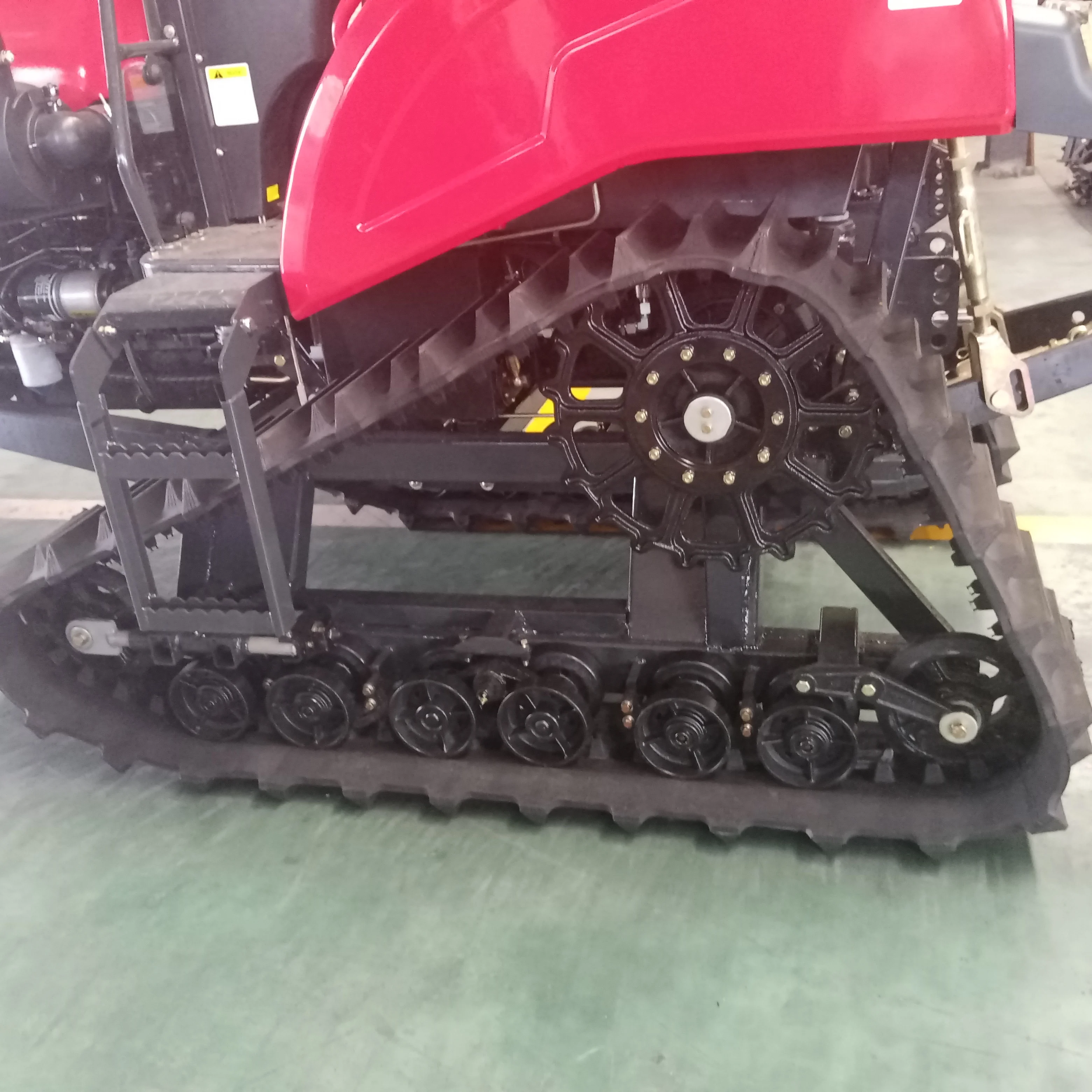 Clj High Quality Tractor 90HP NF Rubber Crawler Nfg 902 for Agriculture Hot Sale