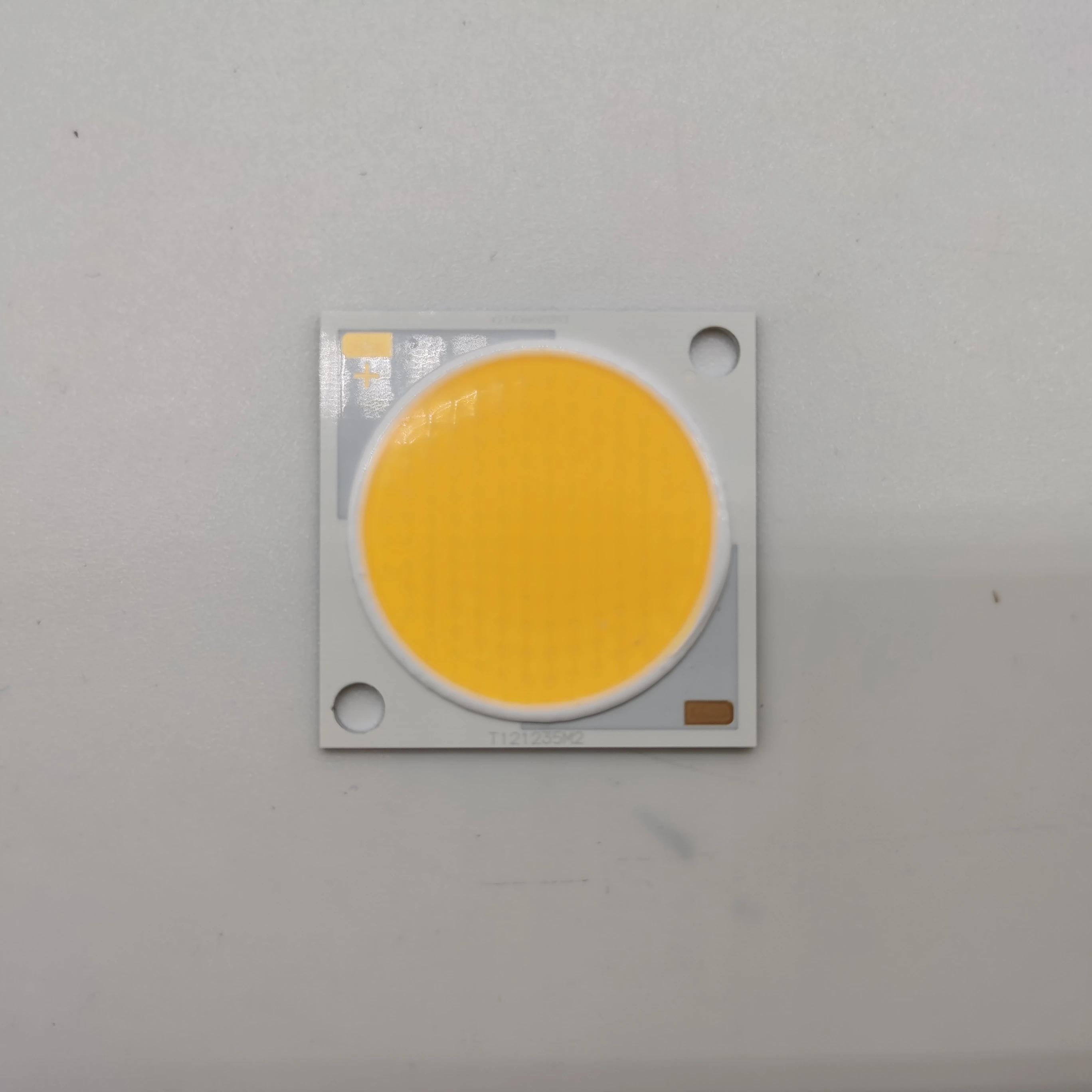 CLU048-1212C4-353M2M2-F1 CLU048 COB 28*28mm Big Power COB LED Chip Diode