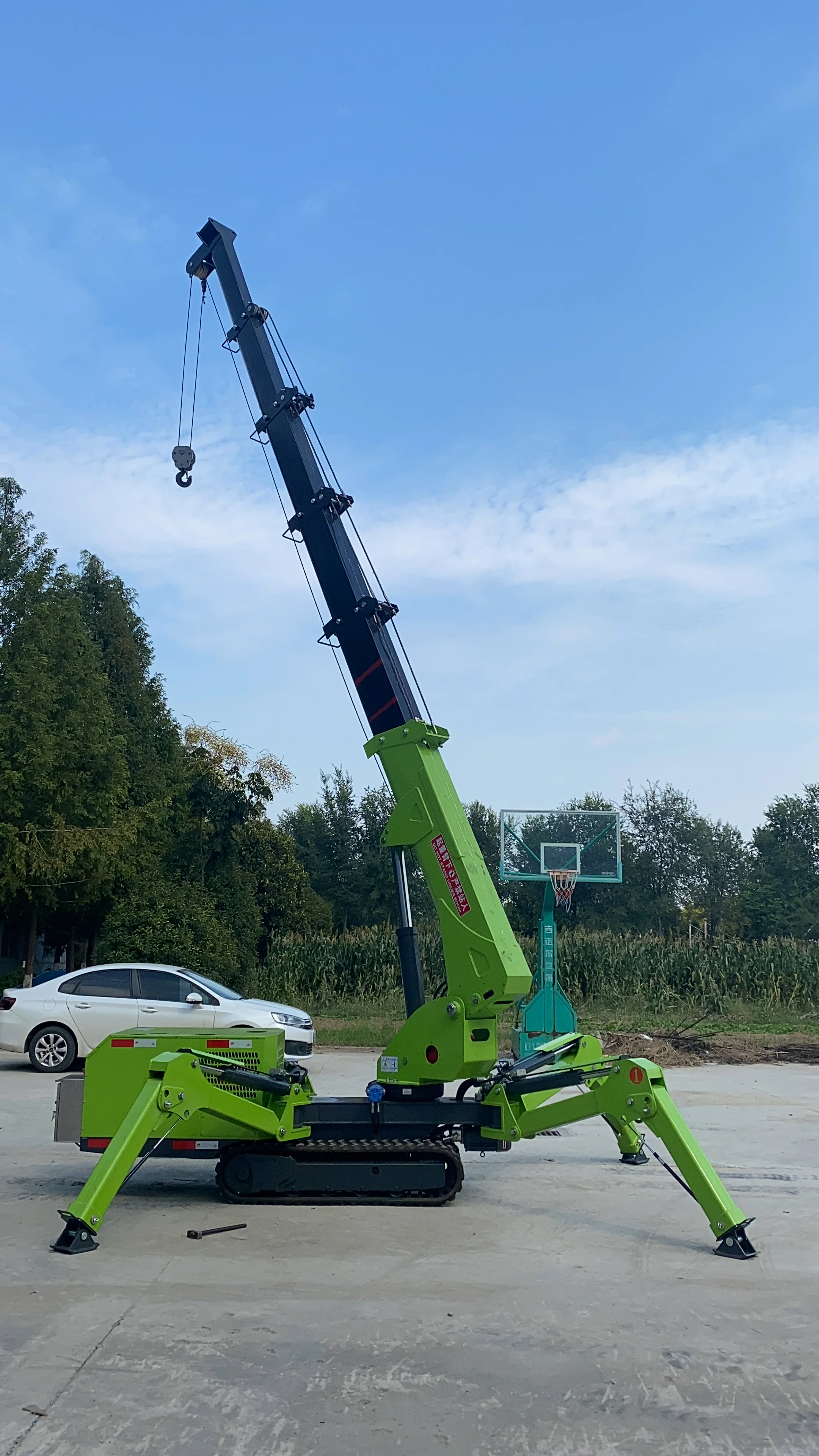 2024 Hot Selling Small Diesel Spider Crane 360 Degree Rotation Crawler Spider Crane Applied to Construction