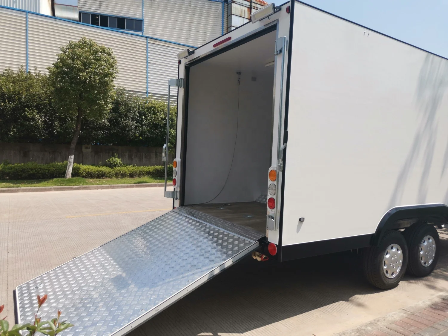 Aluminum rv toy hauler and travel trailer toy hauler