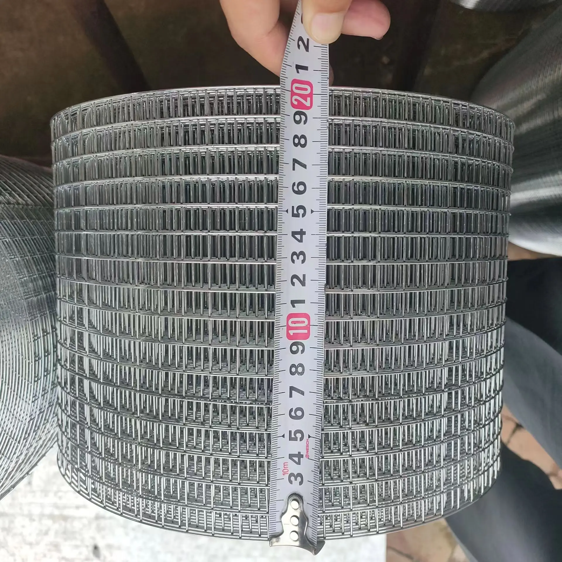 customized galvanized steel aluminium silver black protection wire mesh rolls solar panel mesh kit