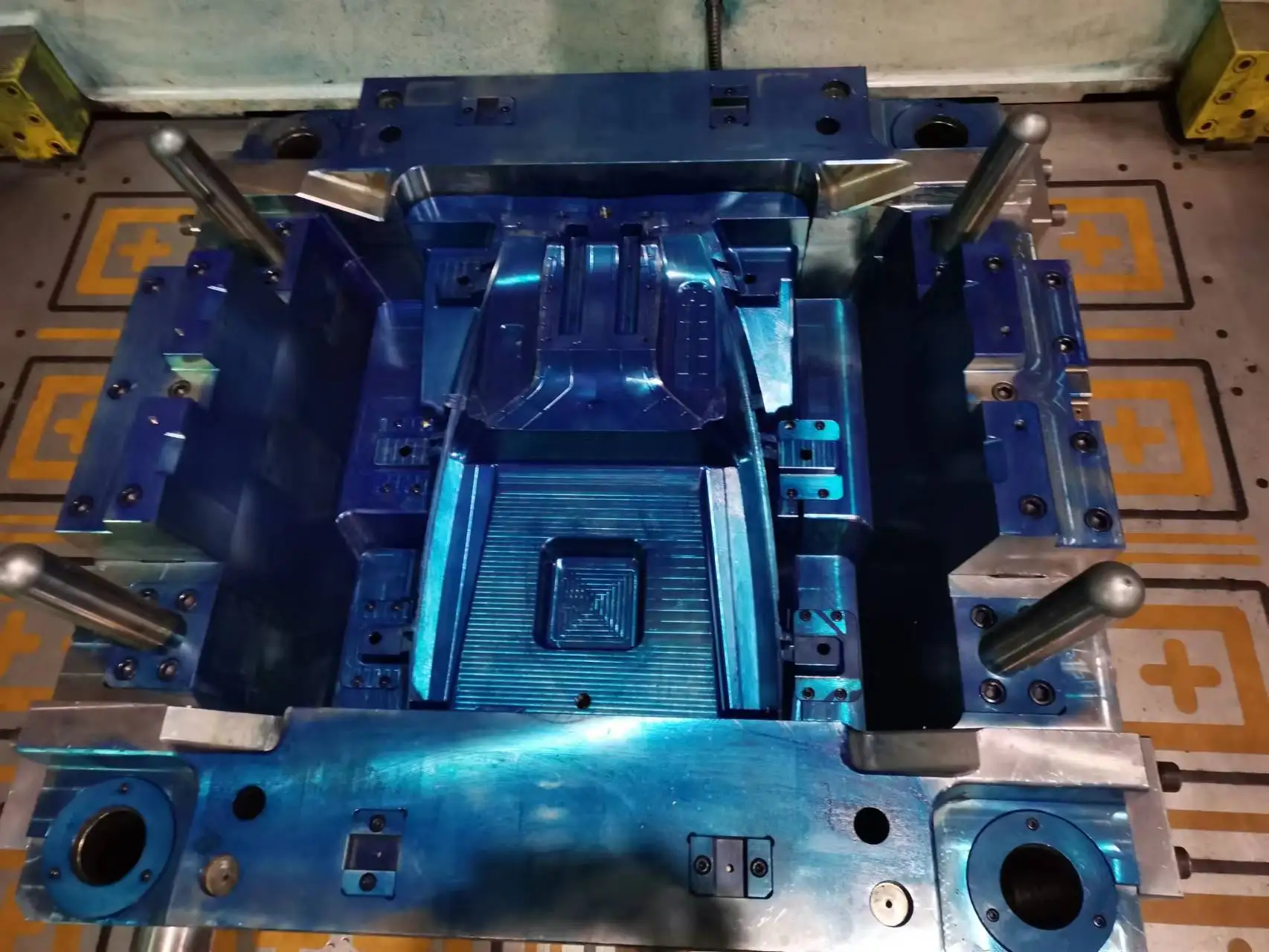 customized high precision plastic mould products maker injection mold manufacturer mouldings for factory