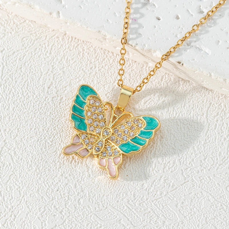 New Design Dainty Butterfly Iced Out Necklace 2022 Fashion 18k Gold Plated Necklace Butterfly Pendant