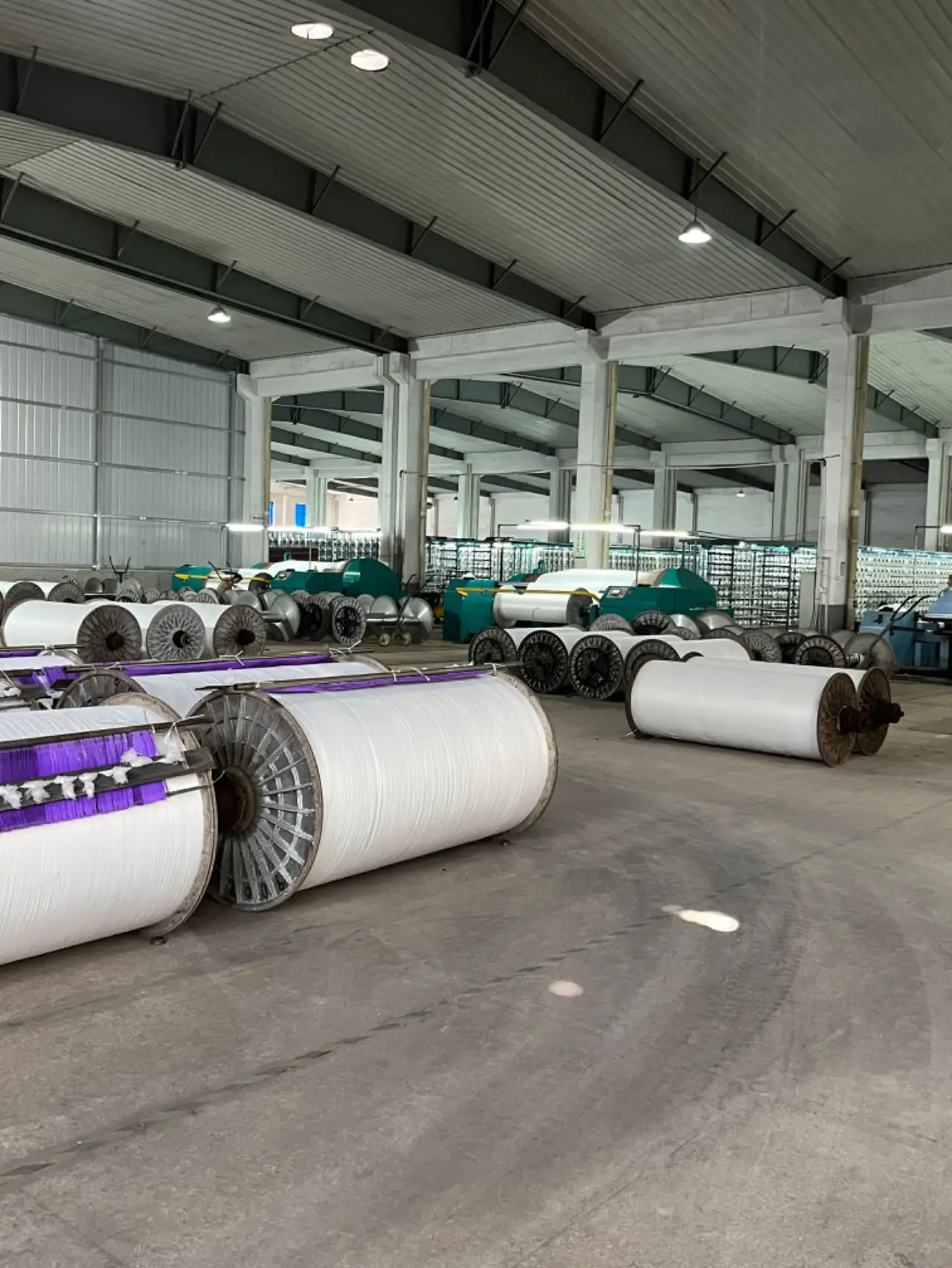 The factory directly supplies 100% polyester 300D Minimatt for tablecloth
