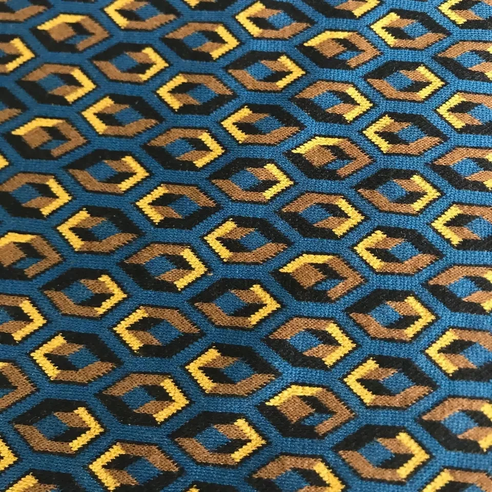 Luxury geometric design stretch jacquard hexagonal pattern yarn dyed jacquard knit fabric for Garment
