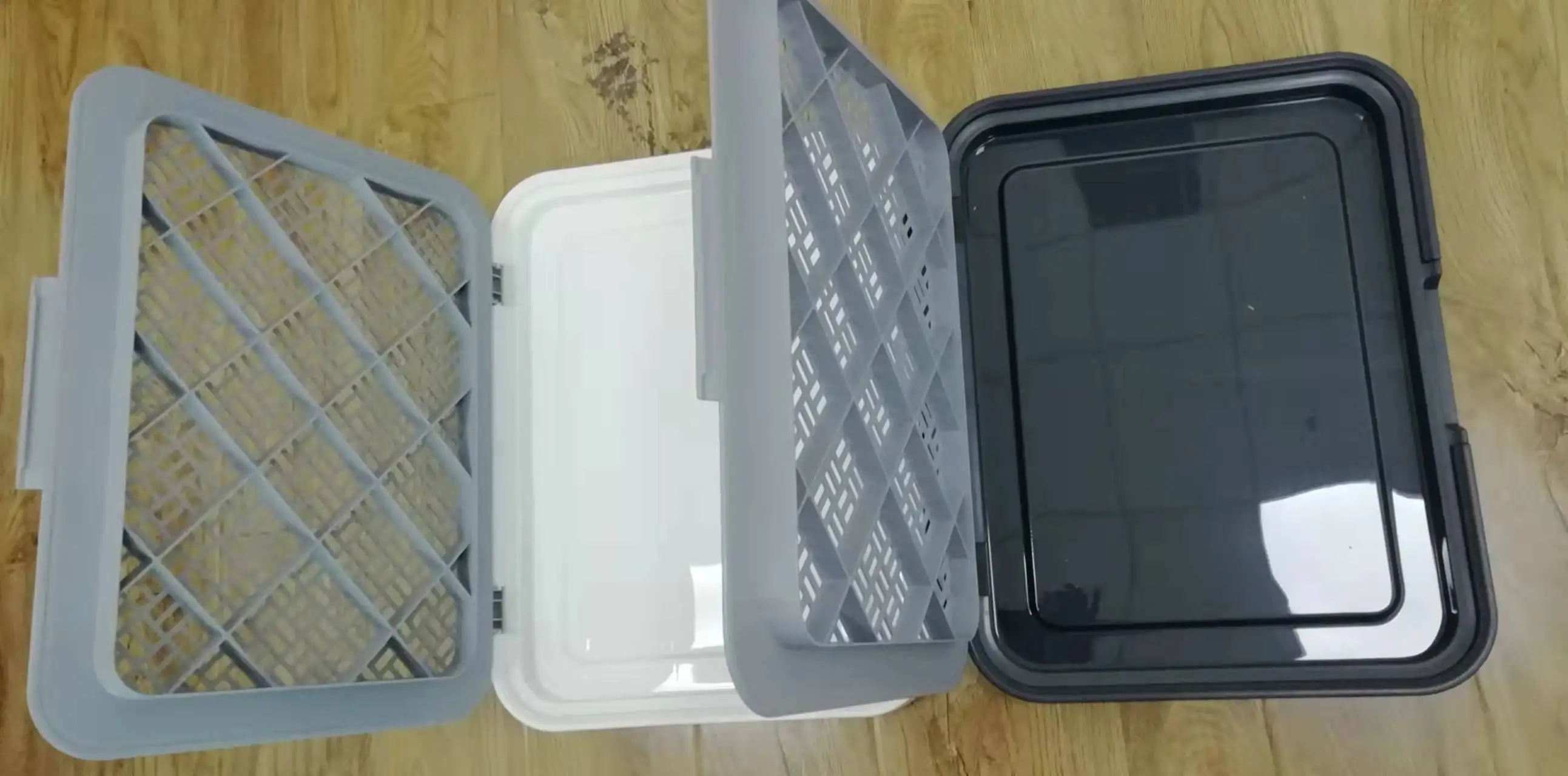 Pet Indoor Dog Training Toilet Potty Training Pads for Small and Medium Dogs