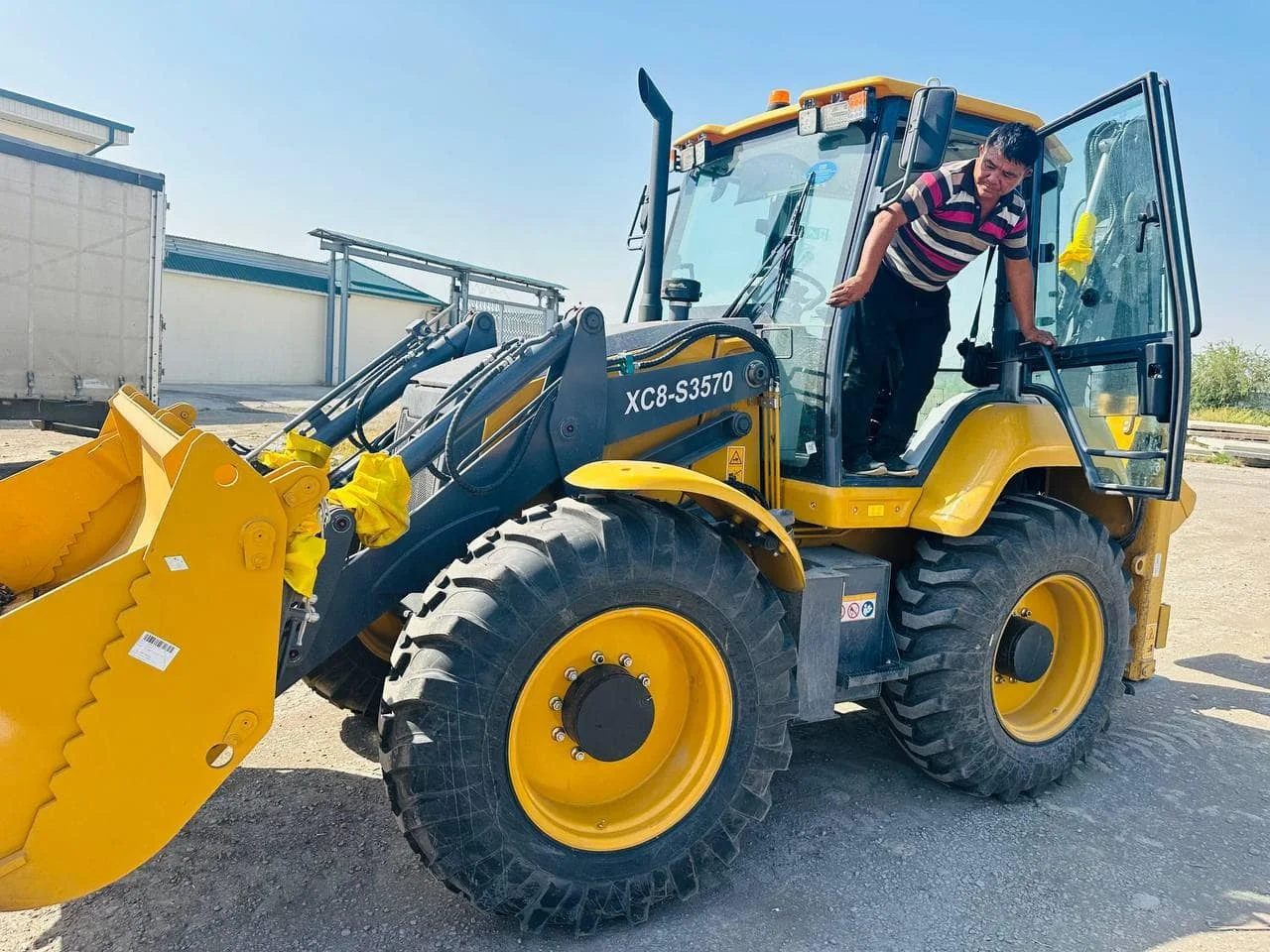 ACNTRUCK официальный небольшой экскаватор-погрузчик XC8-S3570 мини-колесный погрузчик