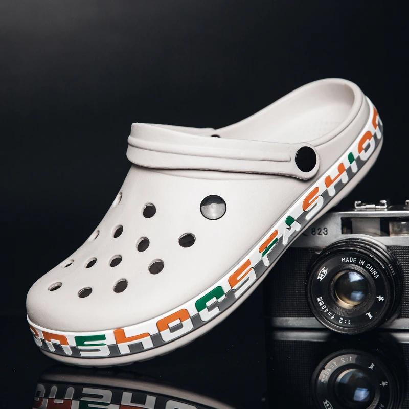 2021 New Design Summer EVA Anti-Slip Women Men Slippers Sandals Unisex Clogs Shoes Classic Garden EVA Clogs Shoes