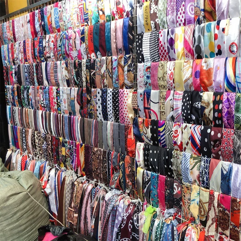 Dropshipping Free Sample 2022 New Arrival Wholesale Customize Cheap Printed Women Fashion Head Tie bag handle Silk scarves