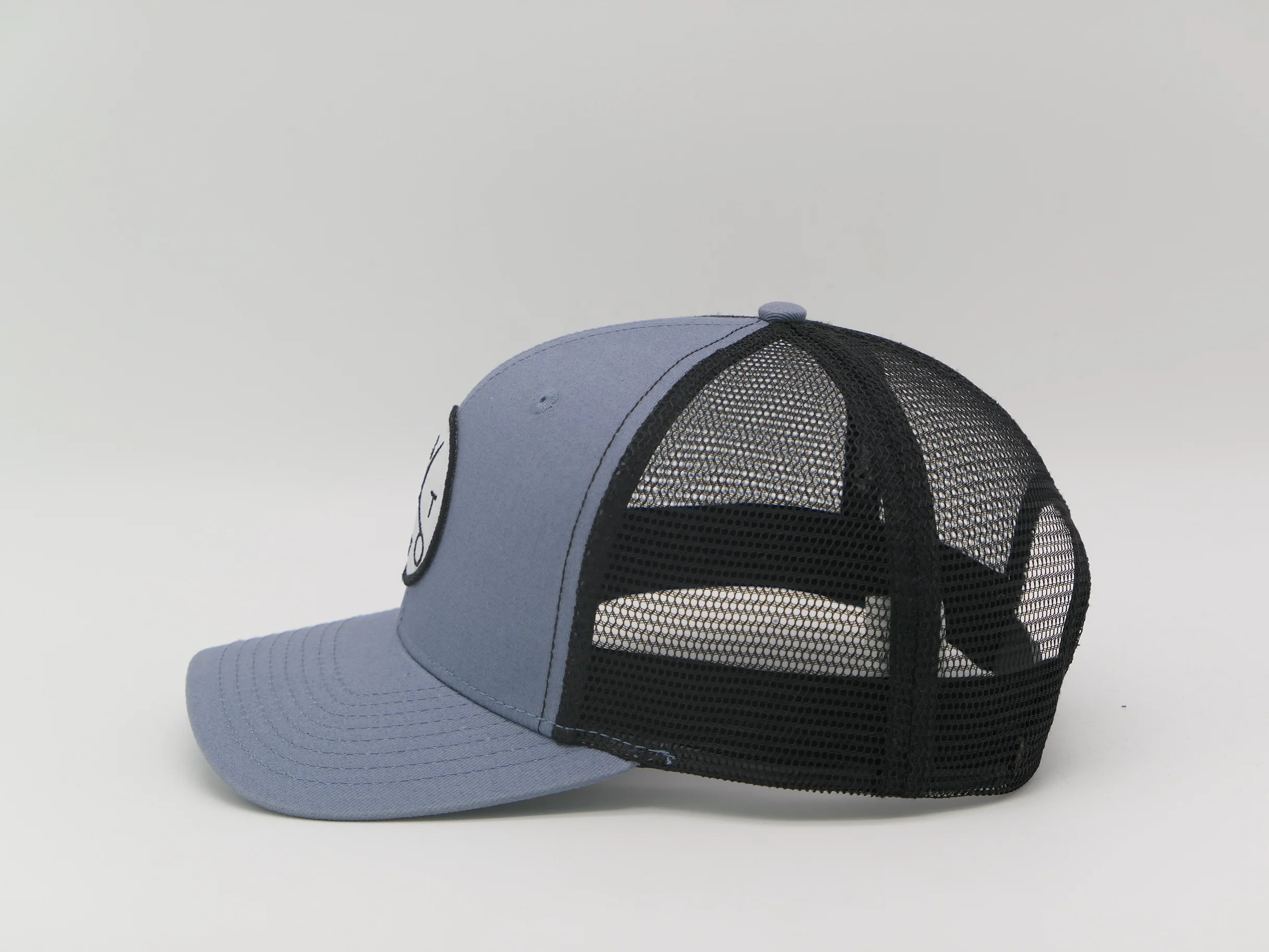 High quality custom 6 panel trucker cap with embroider patch woven label print tape adjustable size