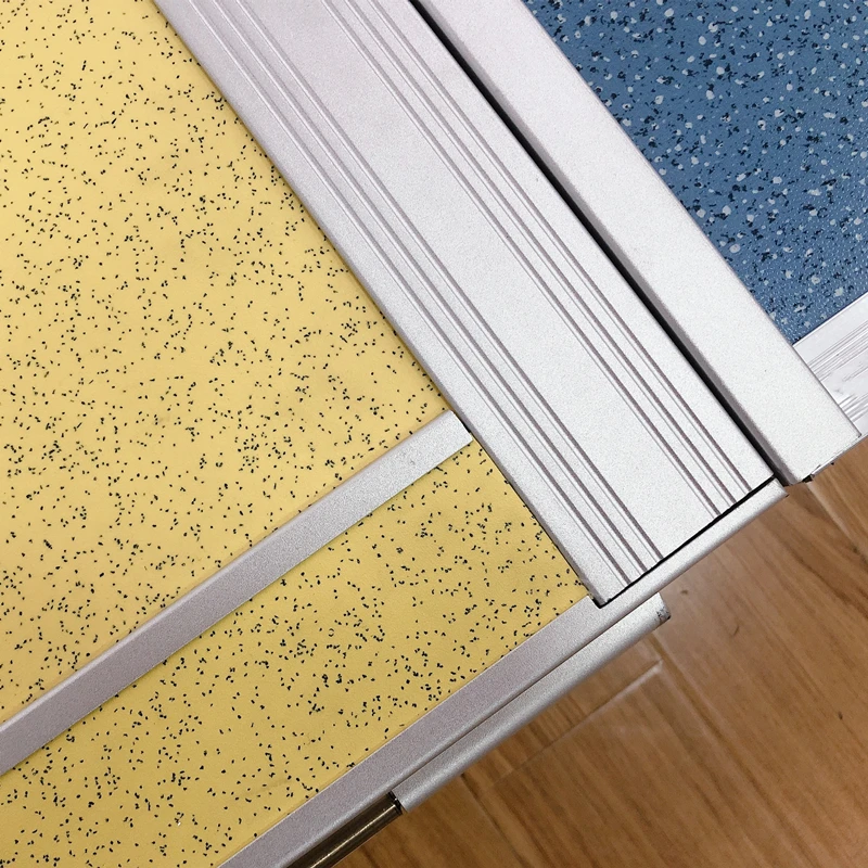 Xinder CE certificate FMWR-A Series Folding Manual Bus Ramp For wheelchair loading 350kg