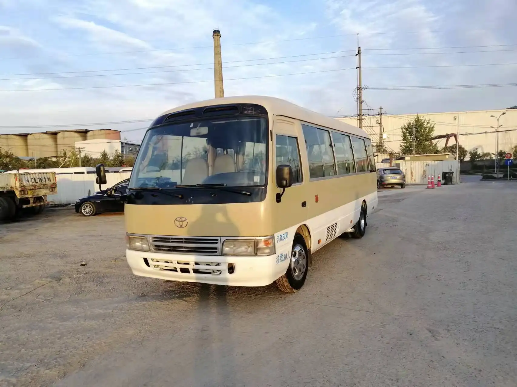 golden coach bus used diesel manual school car made in japan with 28seats folding door cheap price low km
