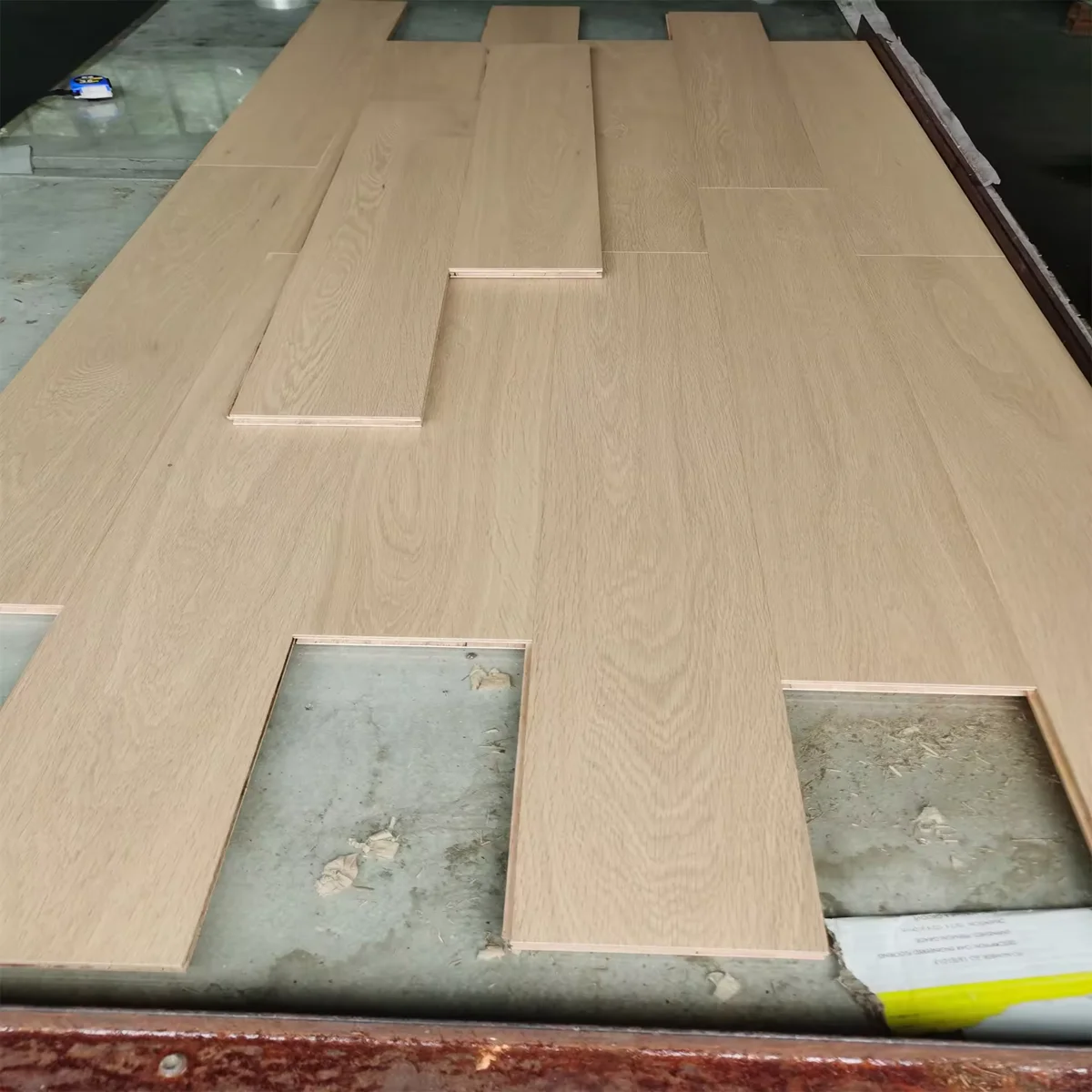 Factory price ab Grade natural french european white oak timber engineered wood flooring oak solid wooden flooring
