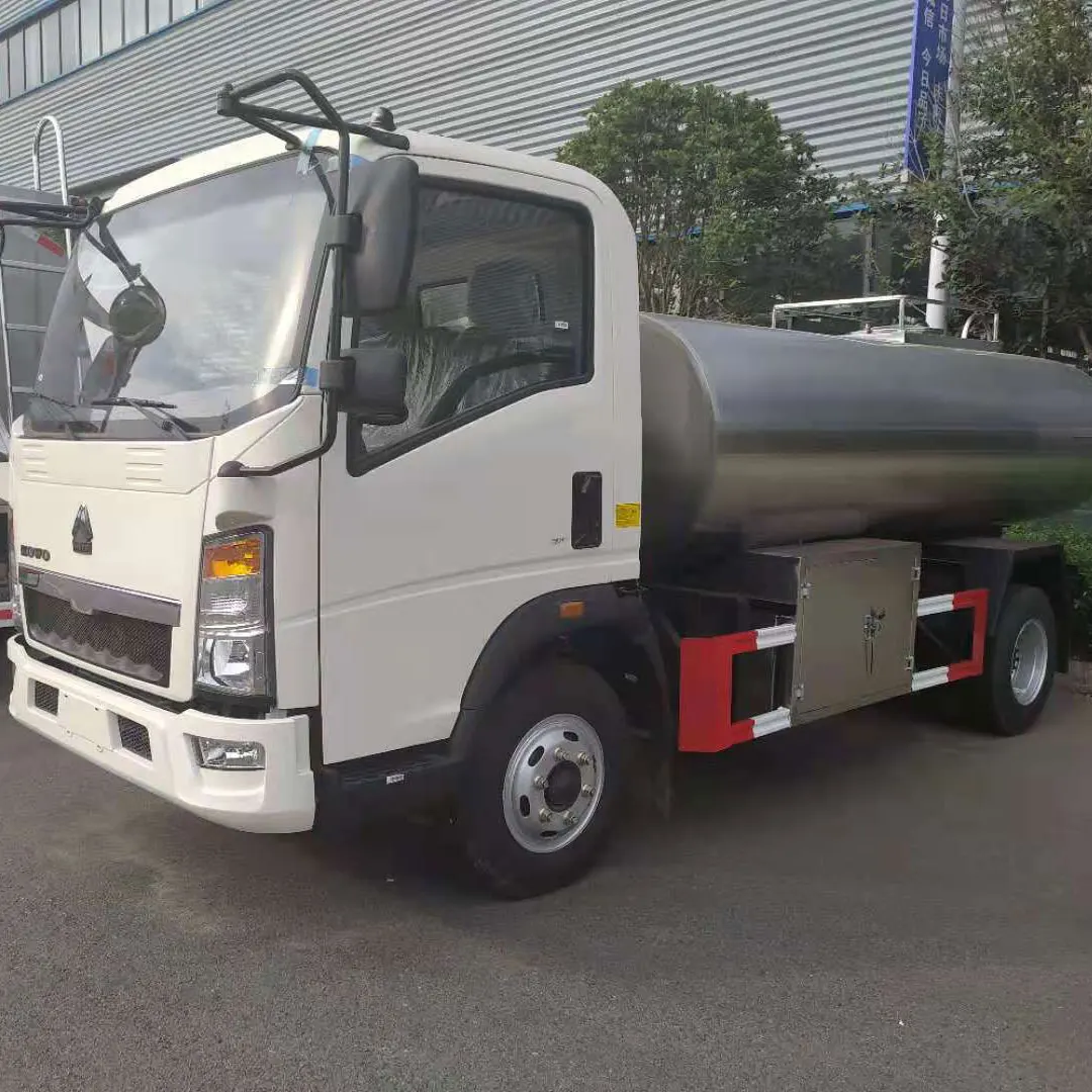 Sinotruck 5000l 5 Cubic Meters Milk Tanker Truck