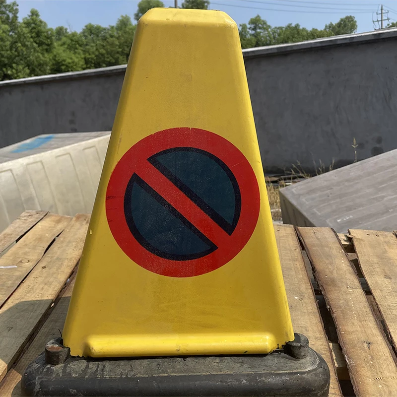 Plastic Road Cone Three-side Rotomolded Barricade Triangle Road Marker Rotomolded Road Cone PE Three-side Cone
