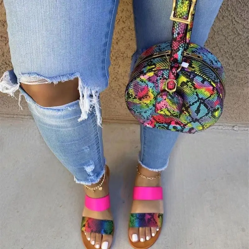 Quality guarantee wholesale fashion lady fur slipper summer flat womens rhinestone handbags