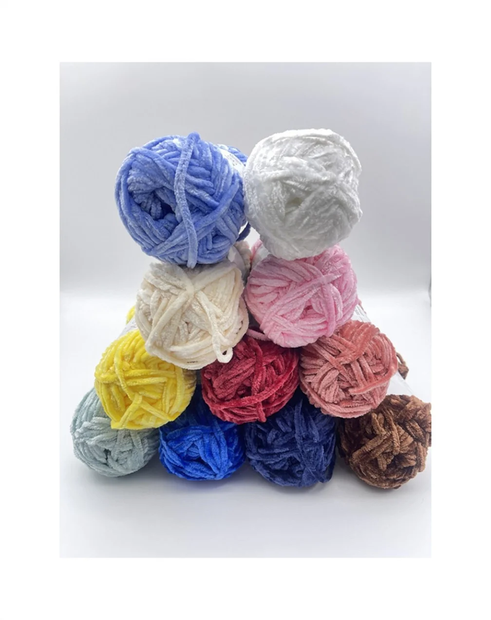 RTS 100% Polyester Round And Puffy Fluffy Chunky Yarn For Hand Knitting